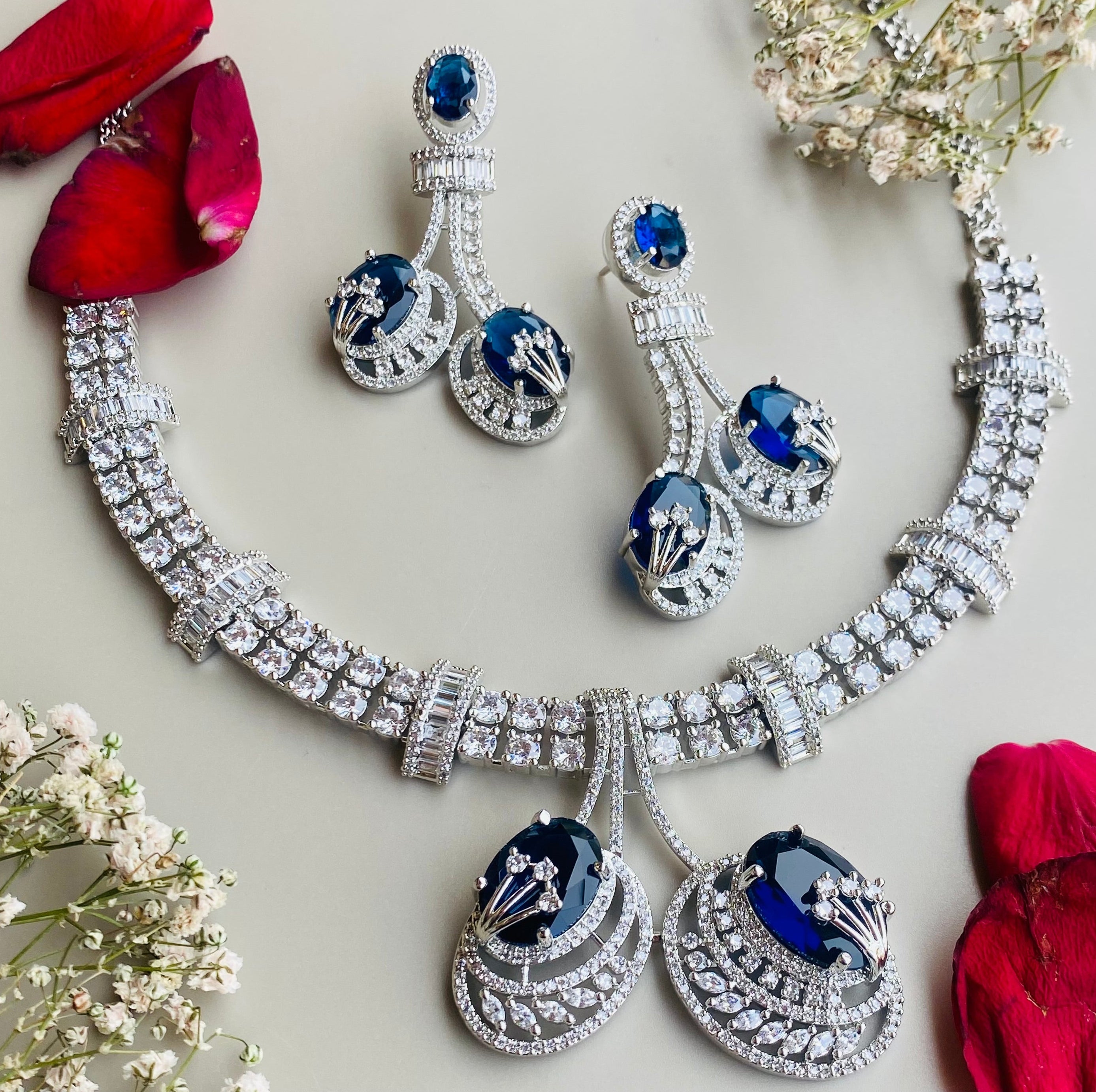 Ad Rhea neckpiece