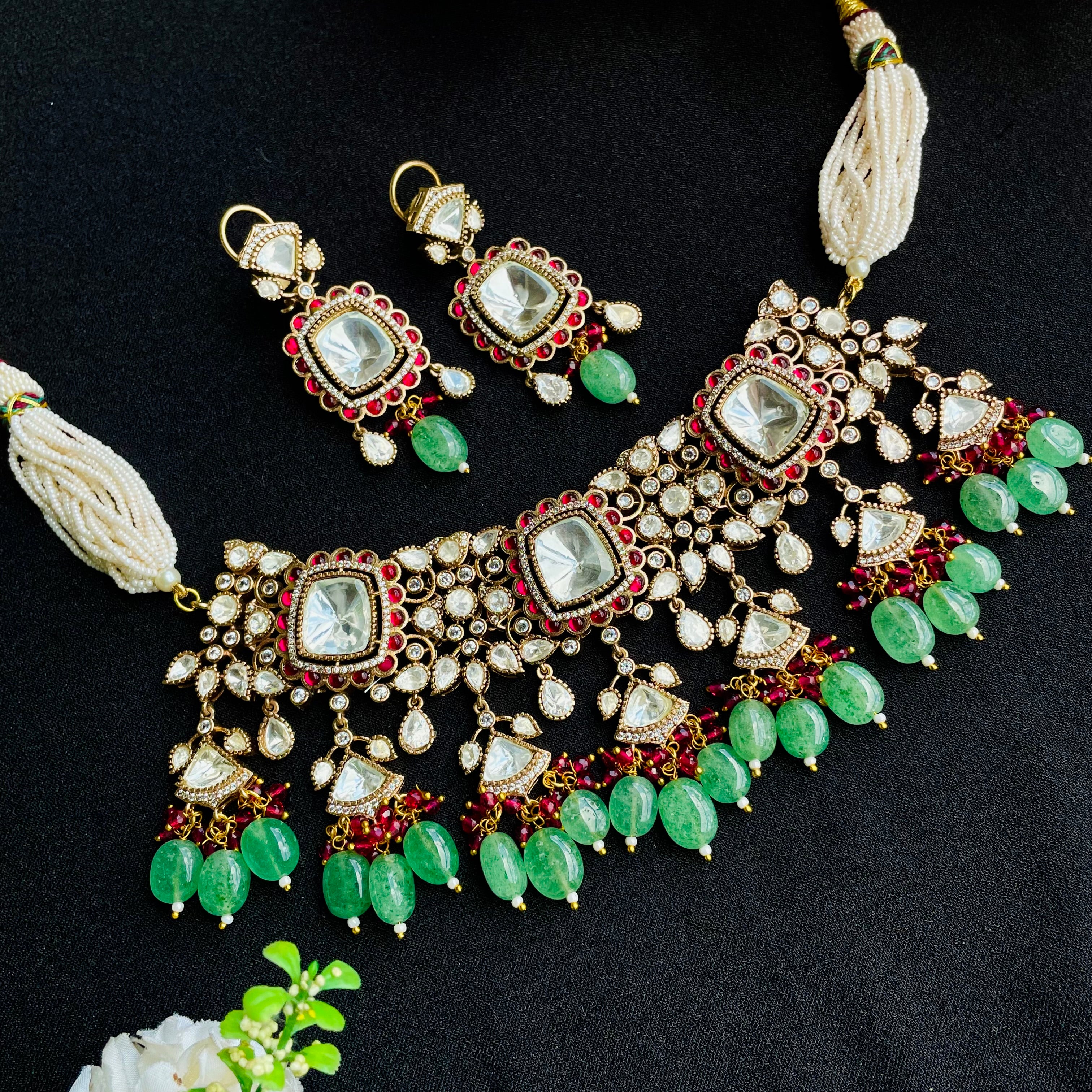 Nayaab Raima Neckpiece