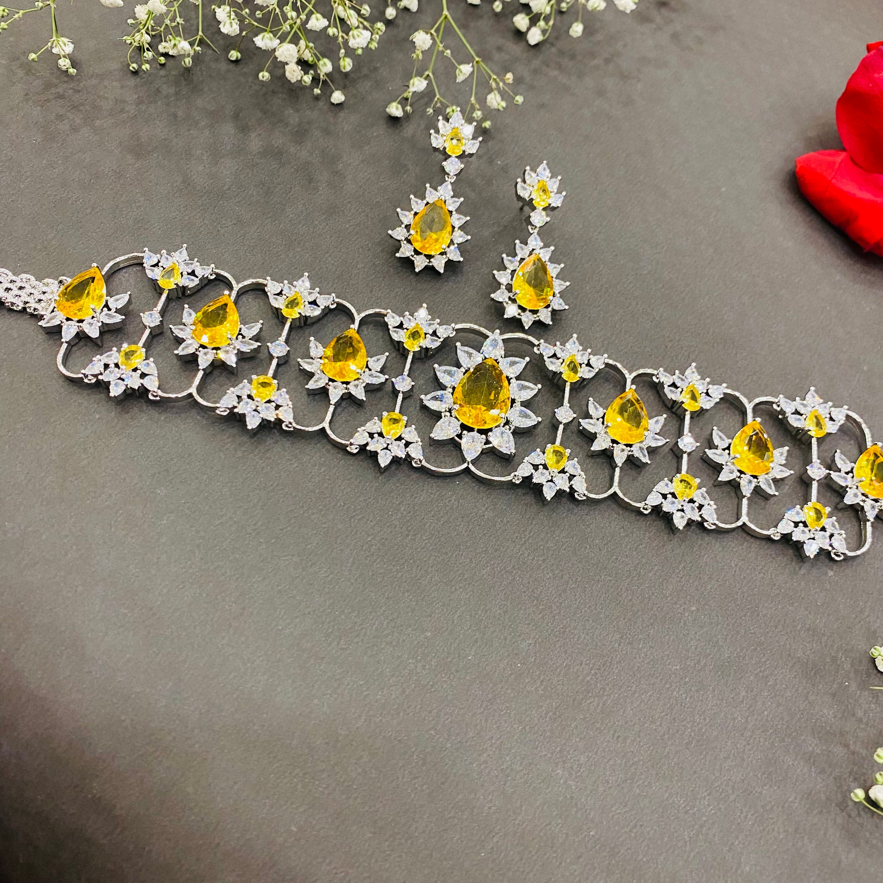 Ad Mira choker