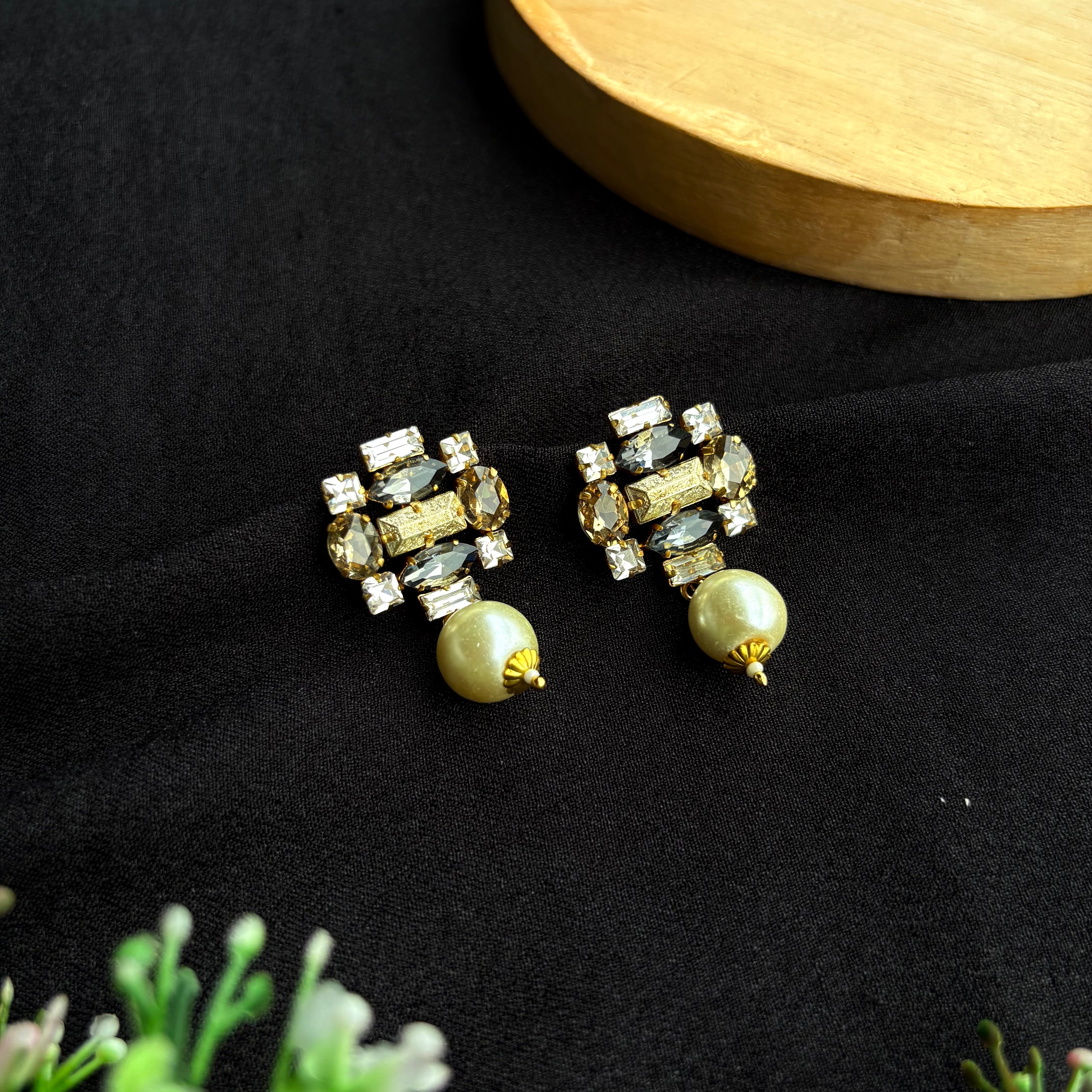Solaris Pearl Drop Earrings