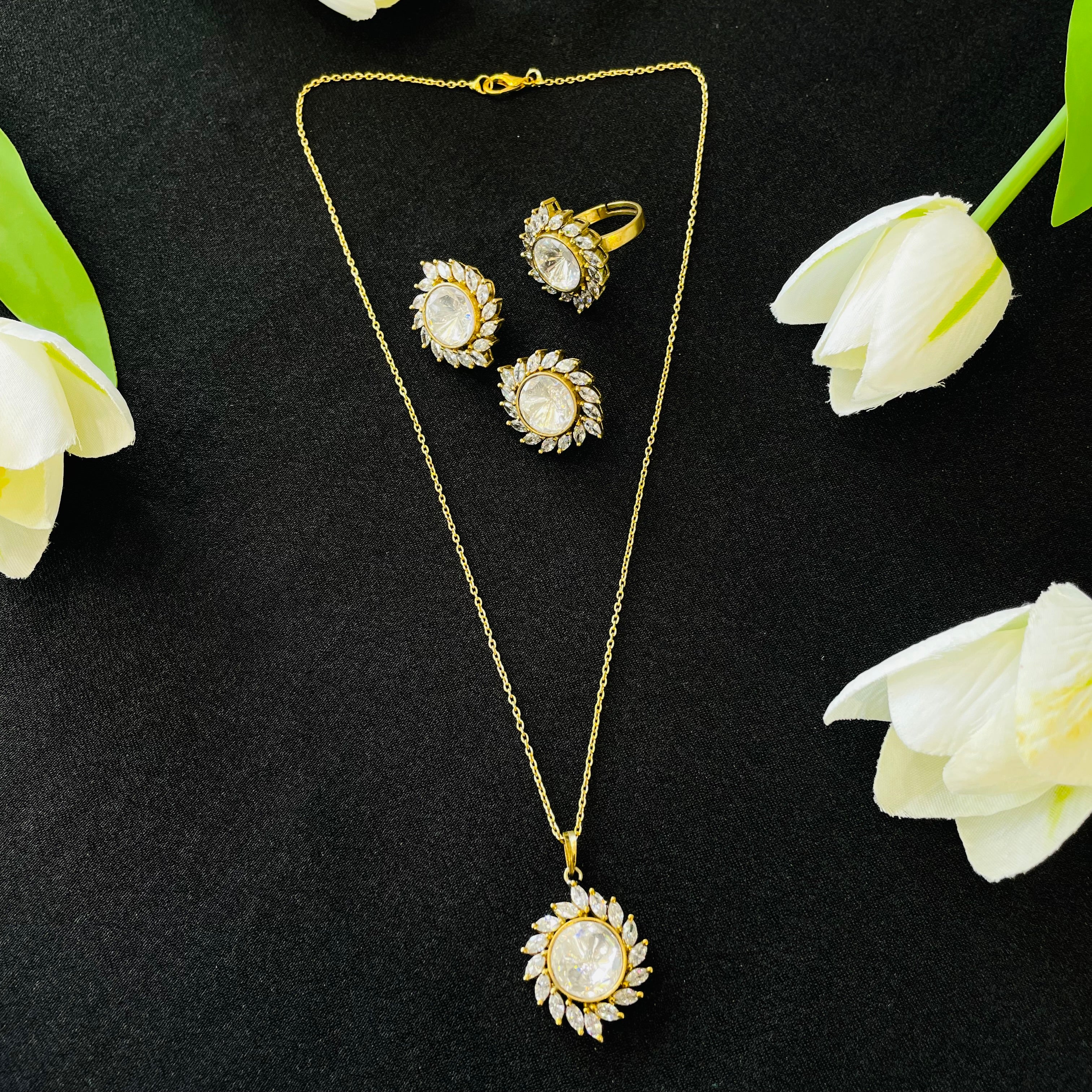 Nayaab Saanvi Polki Pendant With Free Ring adjustable