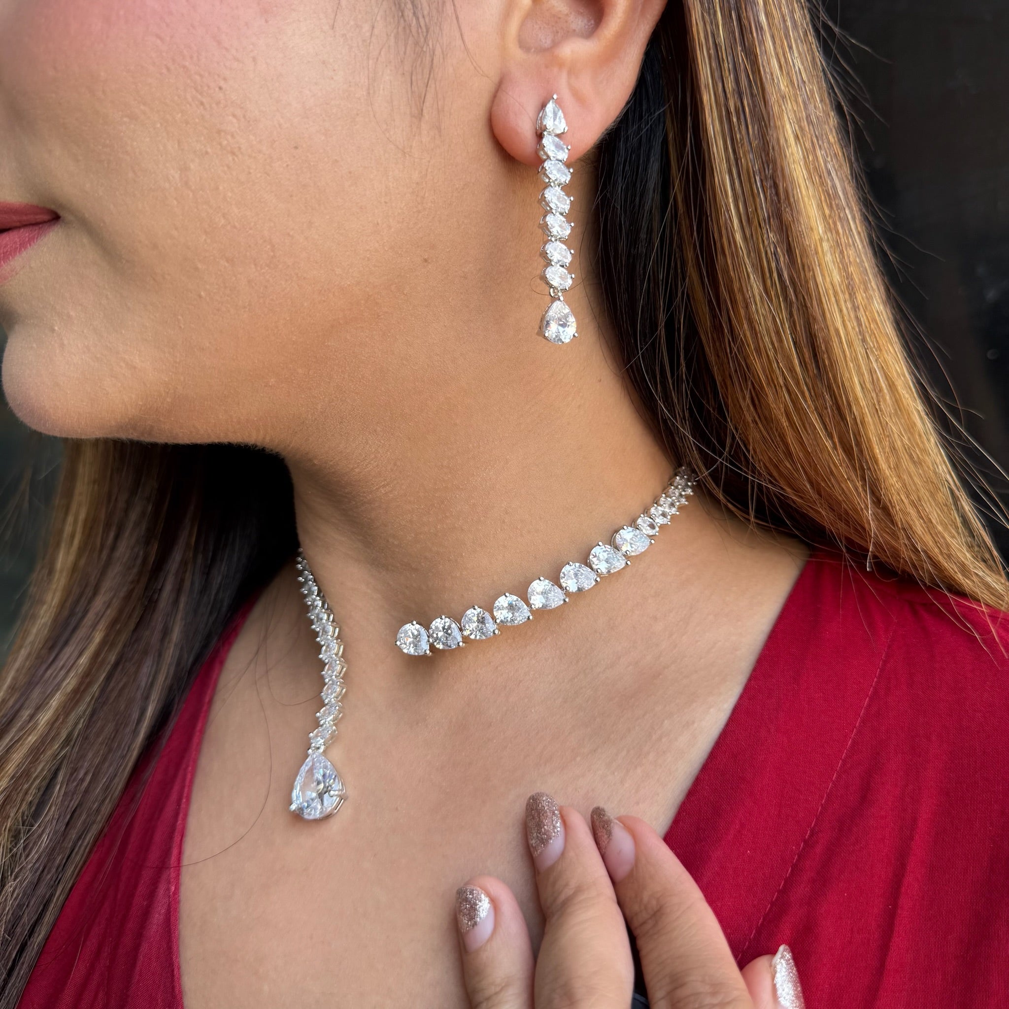 Ad Zoya Hasli neckpiece