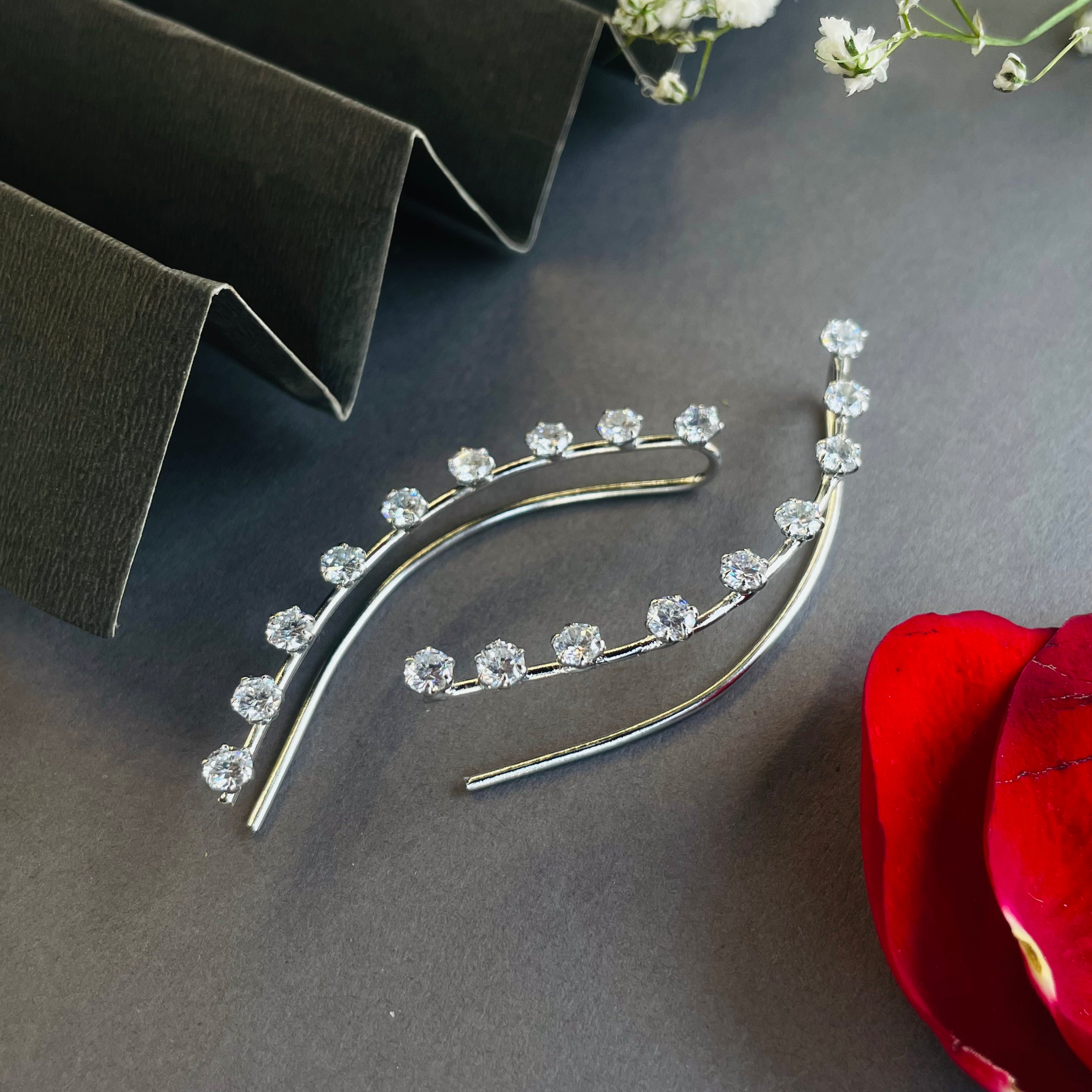 Ad Lydia earcuff
