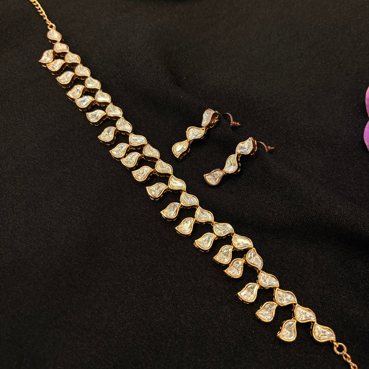 Iraaya Teardrop Choker
