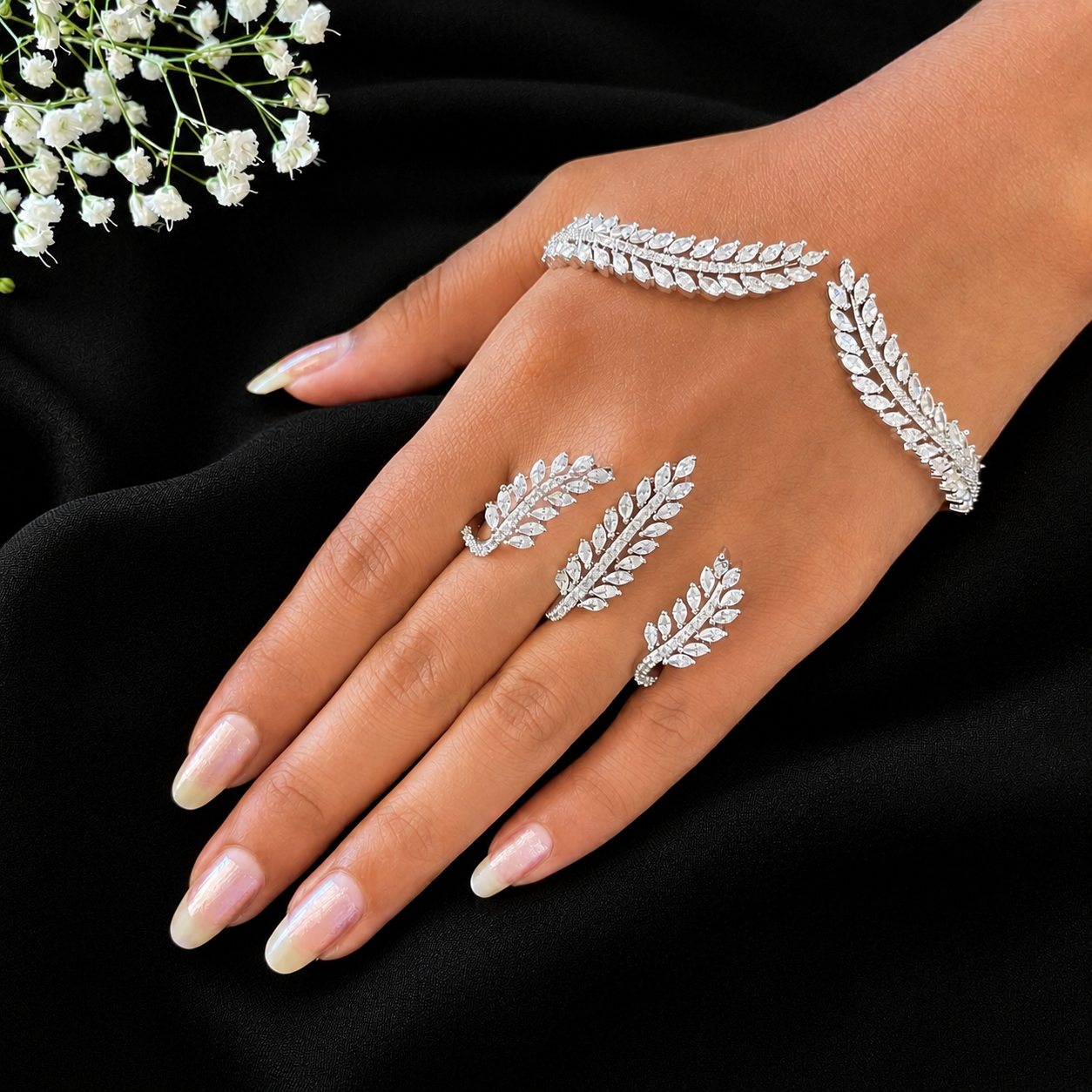 Ad Elara Hand Cuff with ring