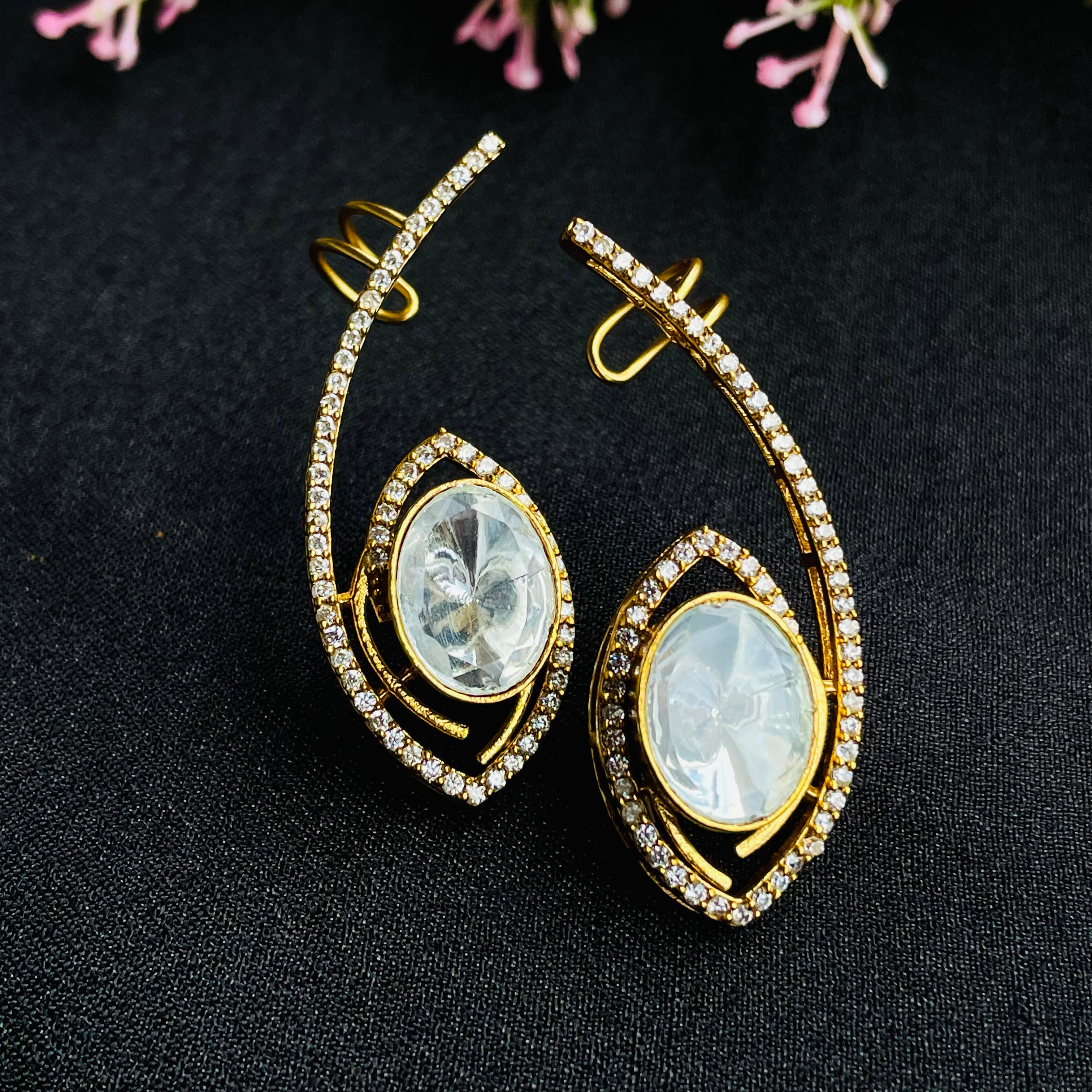 Nayaab Aera Polki Earcuff