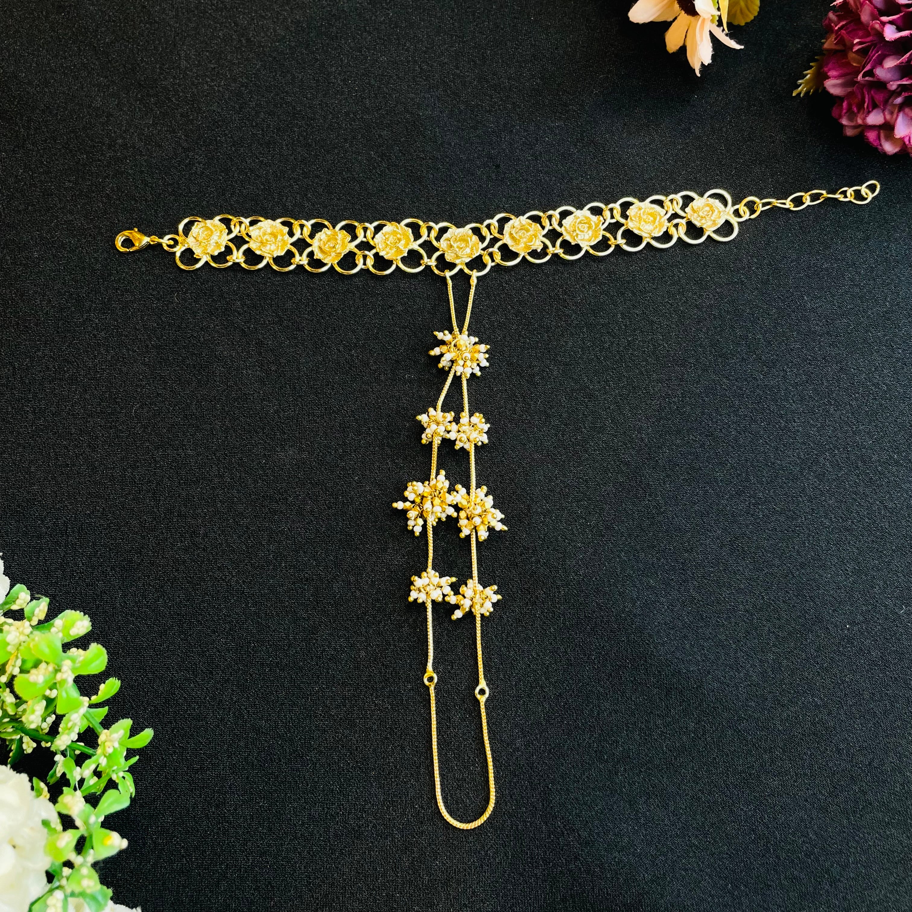 Nayaab maya Pearl Handcuff