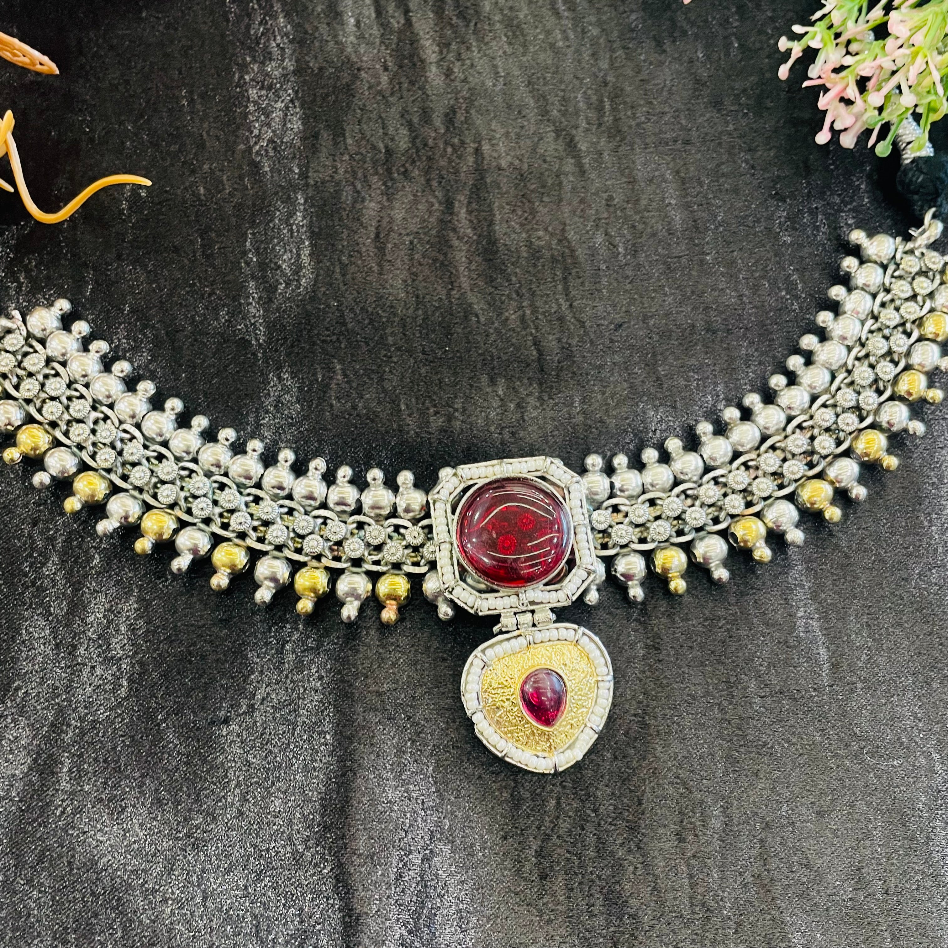 Inara Bella neckpiece