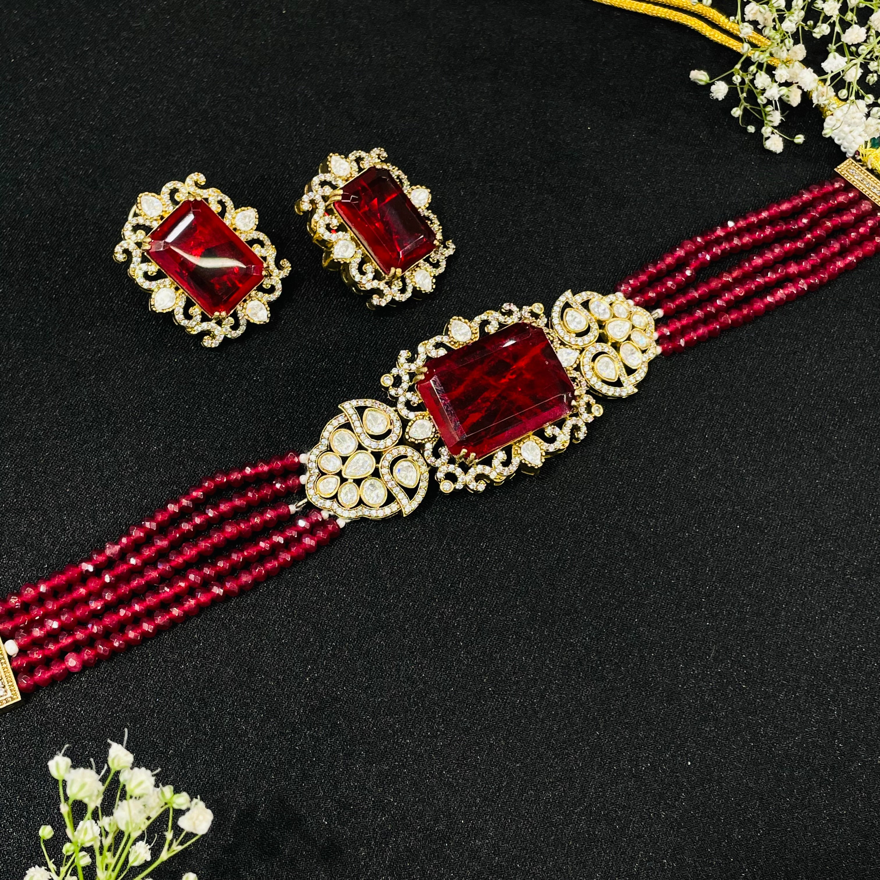 Nayaab Ruhani Choker
