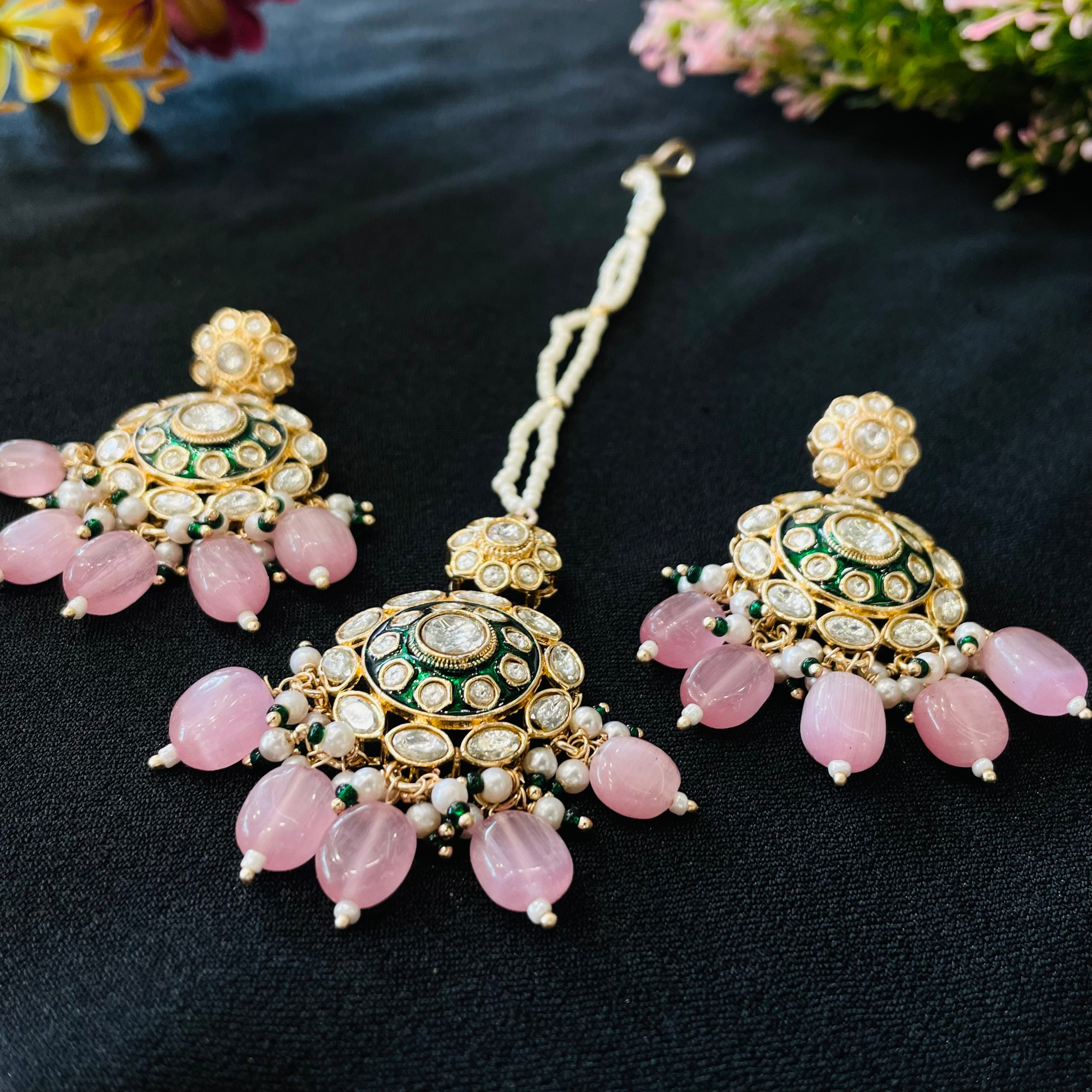 Nayaab Mayera Tikka With Earrings