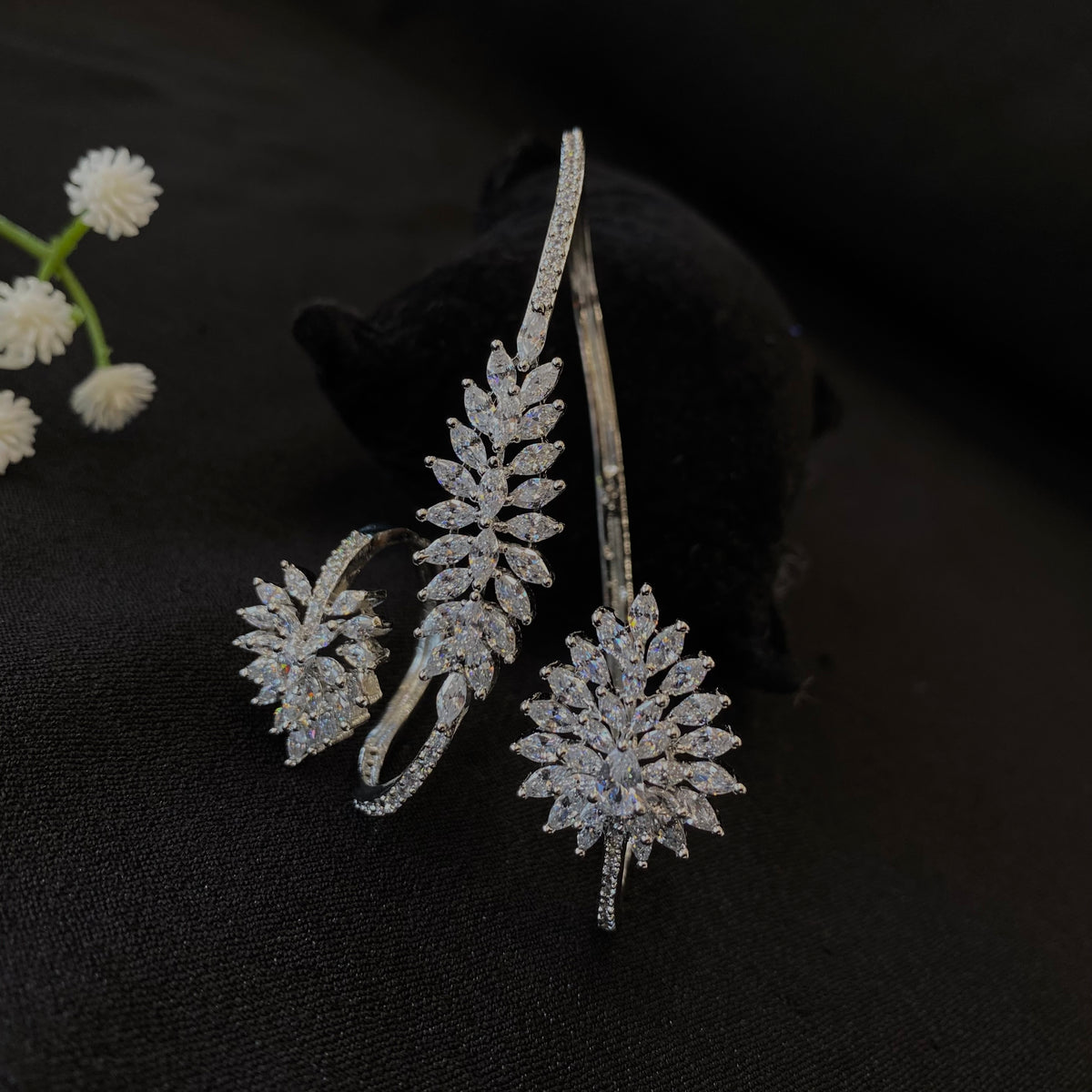 Meher Noor Handcuff
