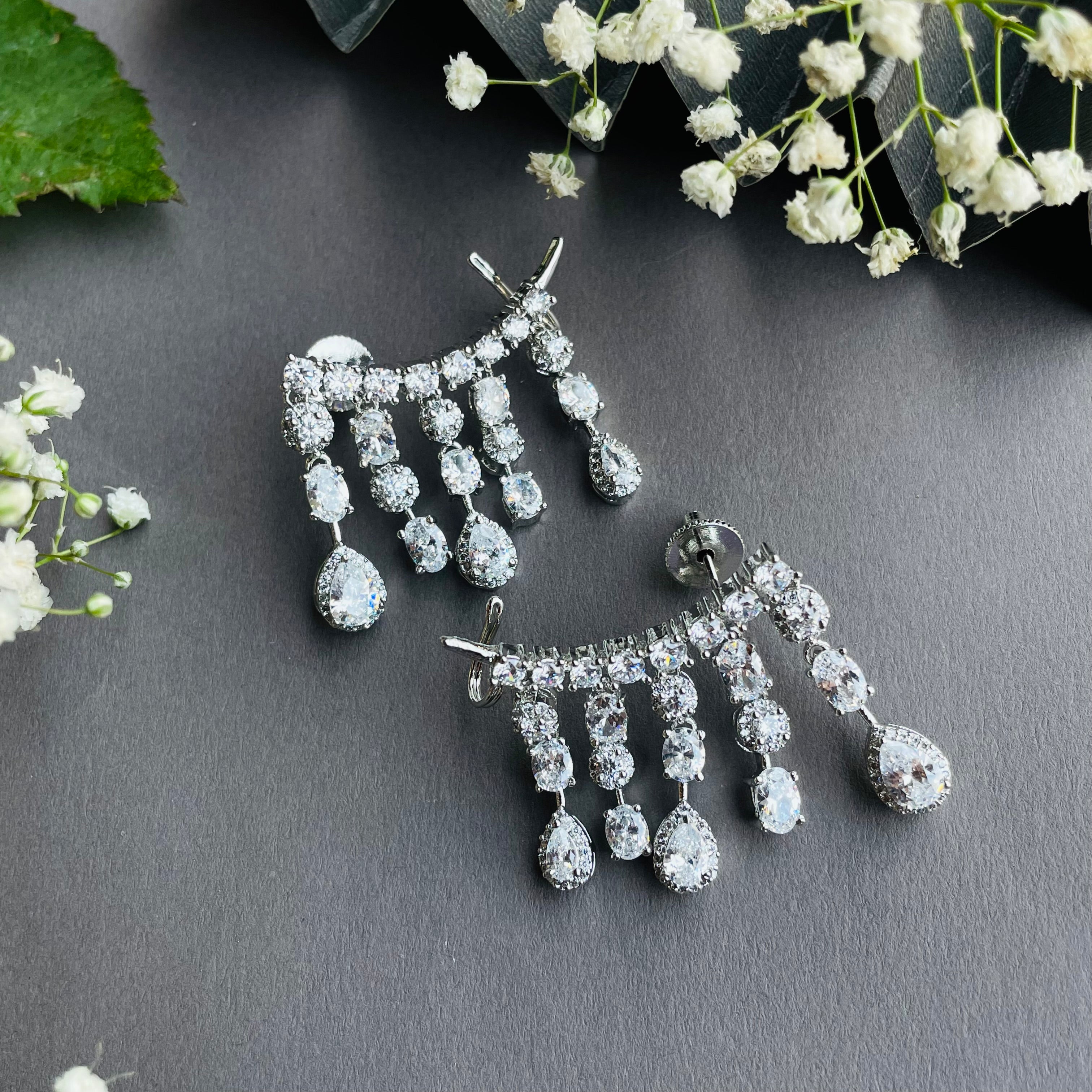 Ad Dhriti Earcuff