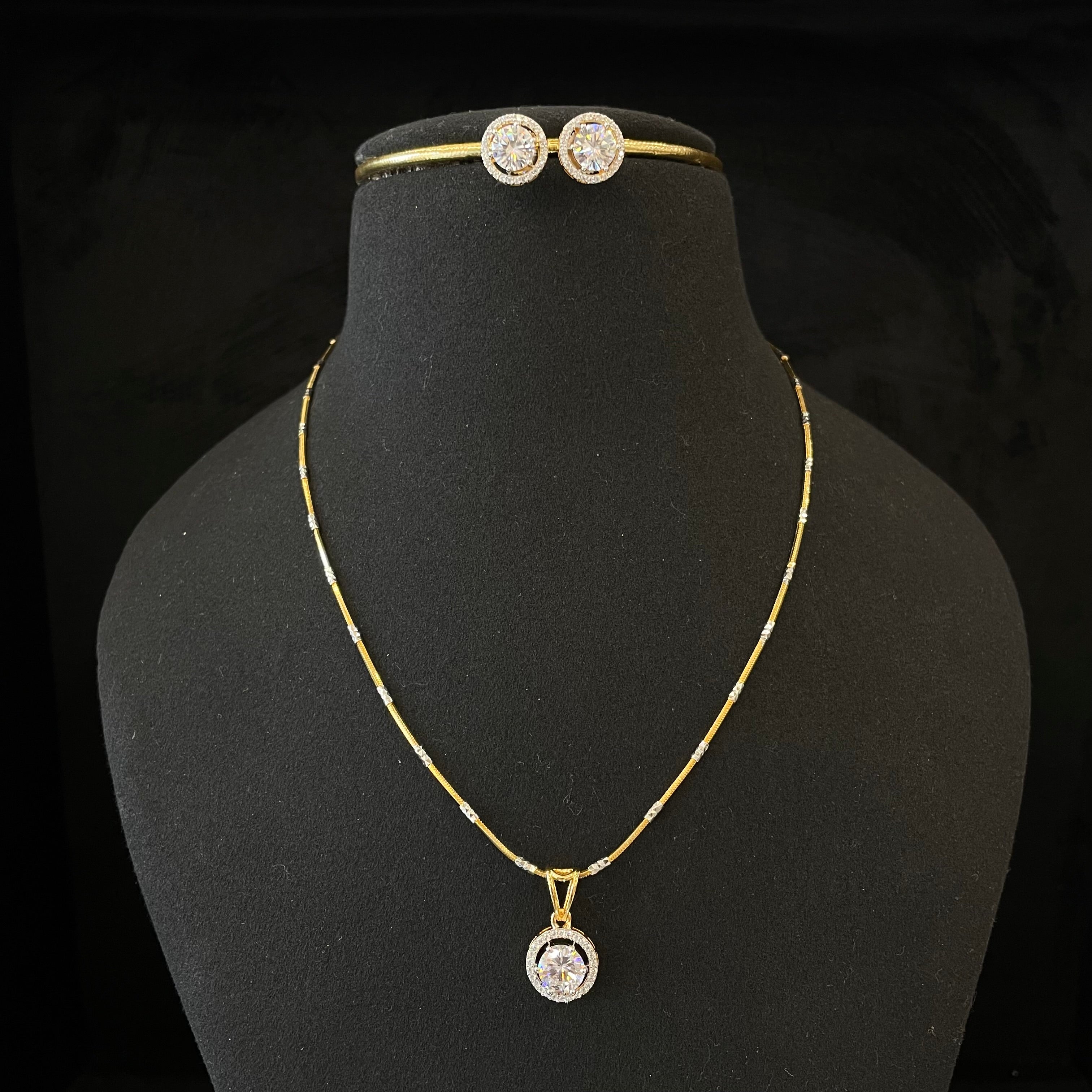 Ad Selah Pendant set