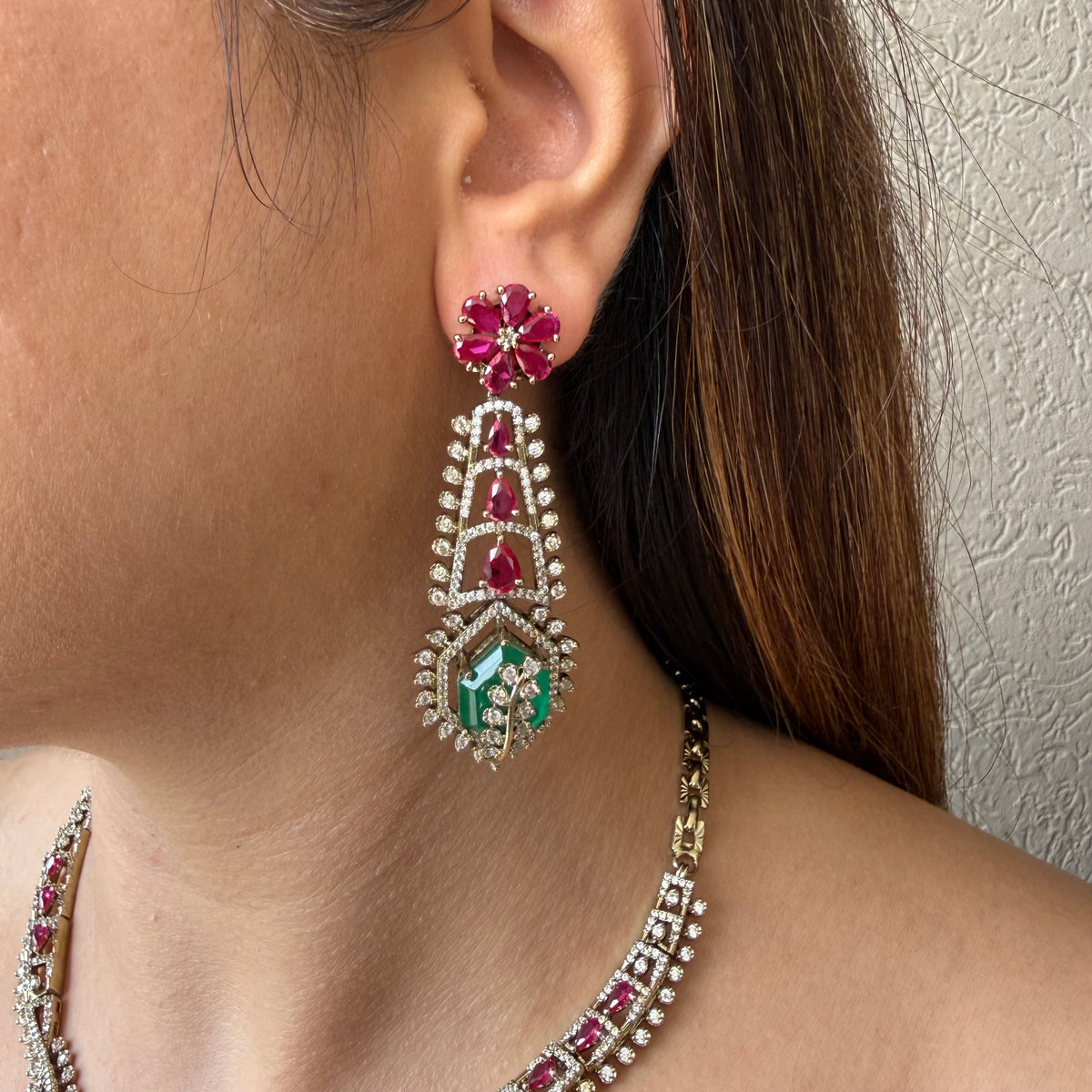 Ad Lyra neckpiece