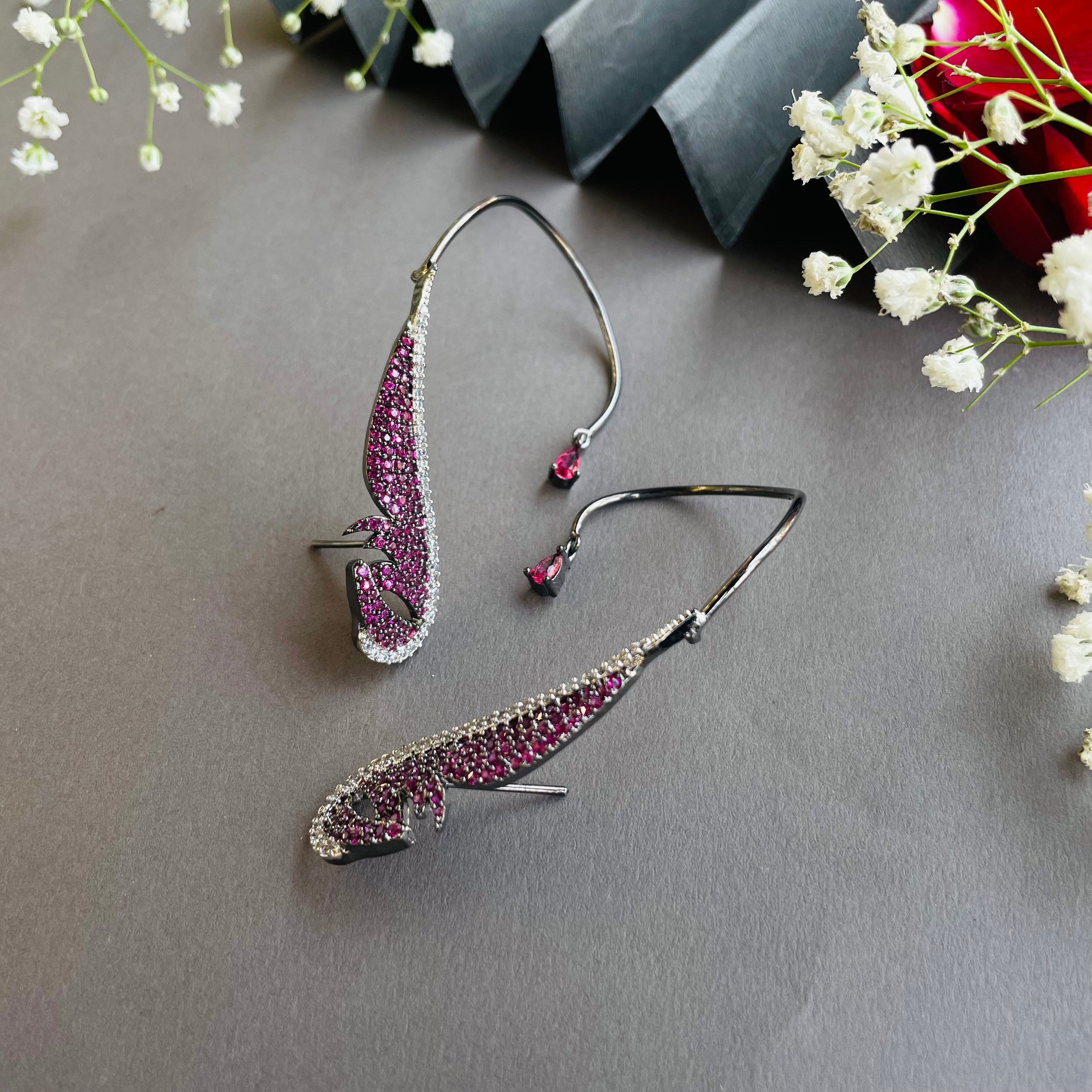 Ad Kritika earcuff