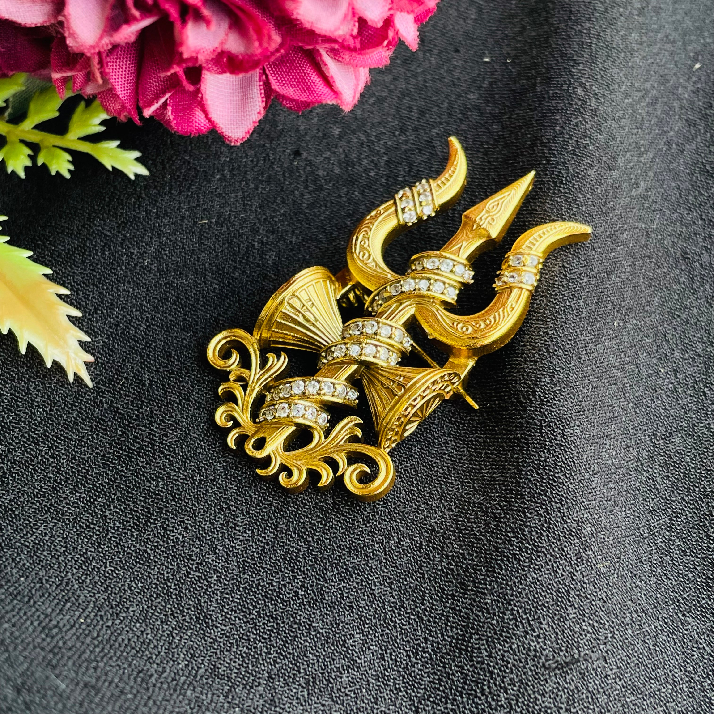Nayaab Trishul brooch
