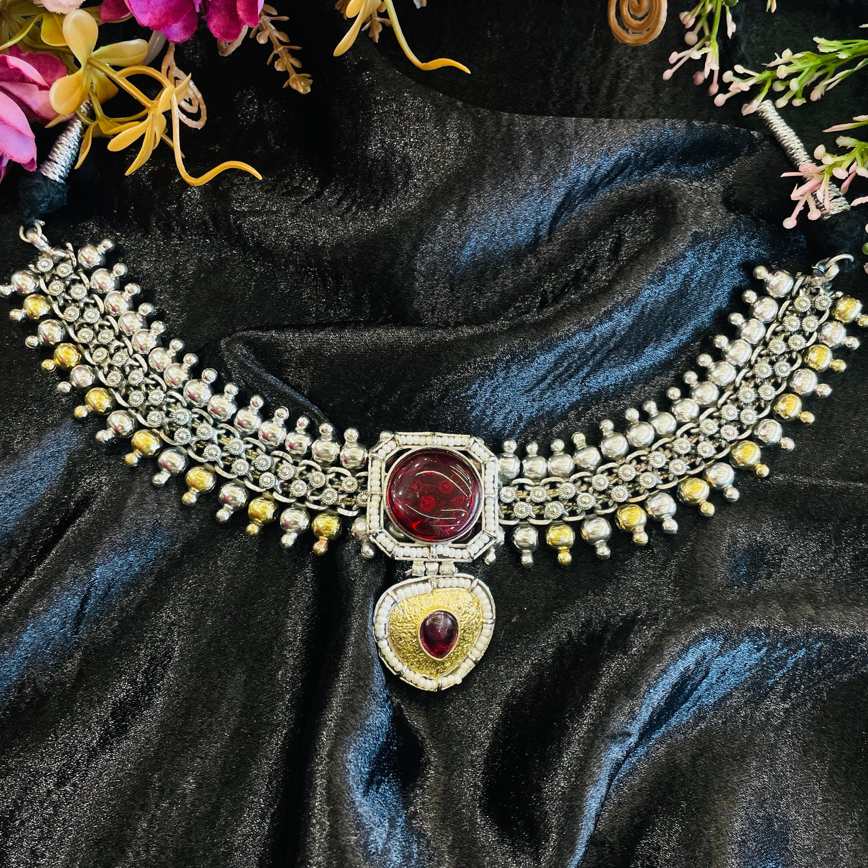 Inara Bella neckpiece