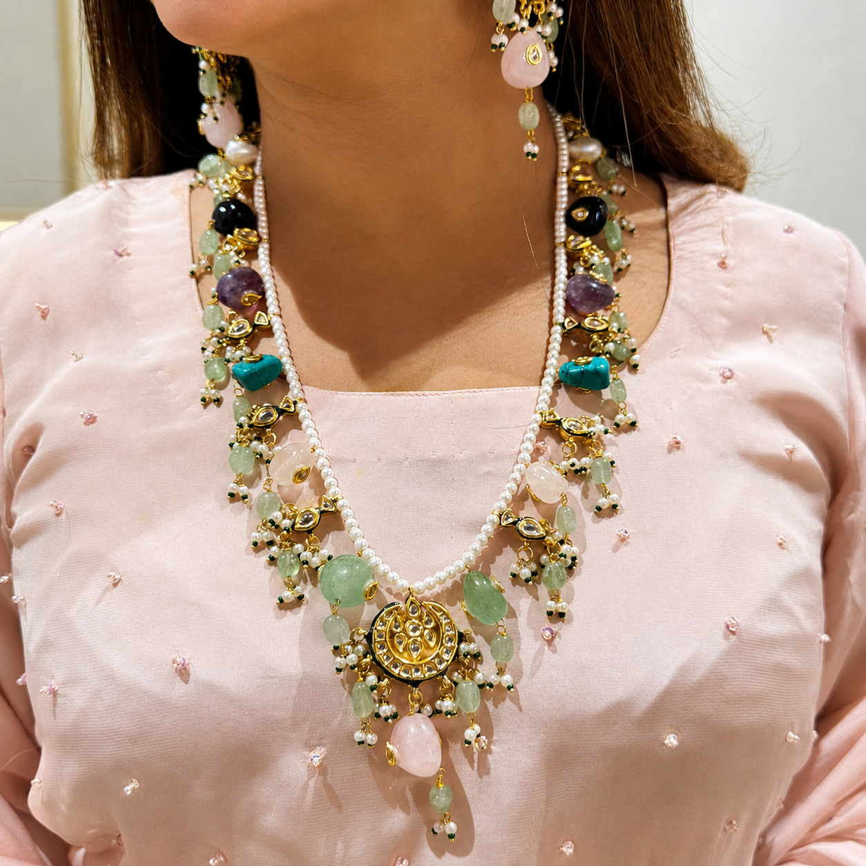 Nayaab Noor Neckpiece