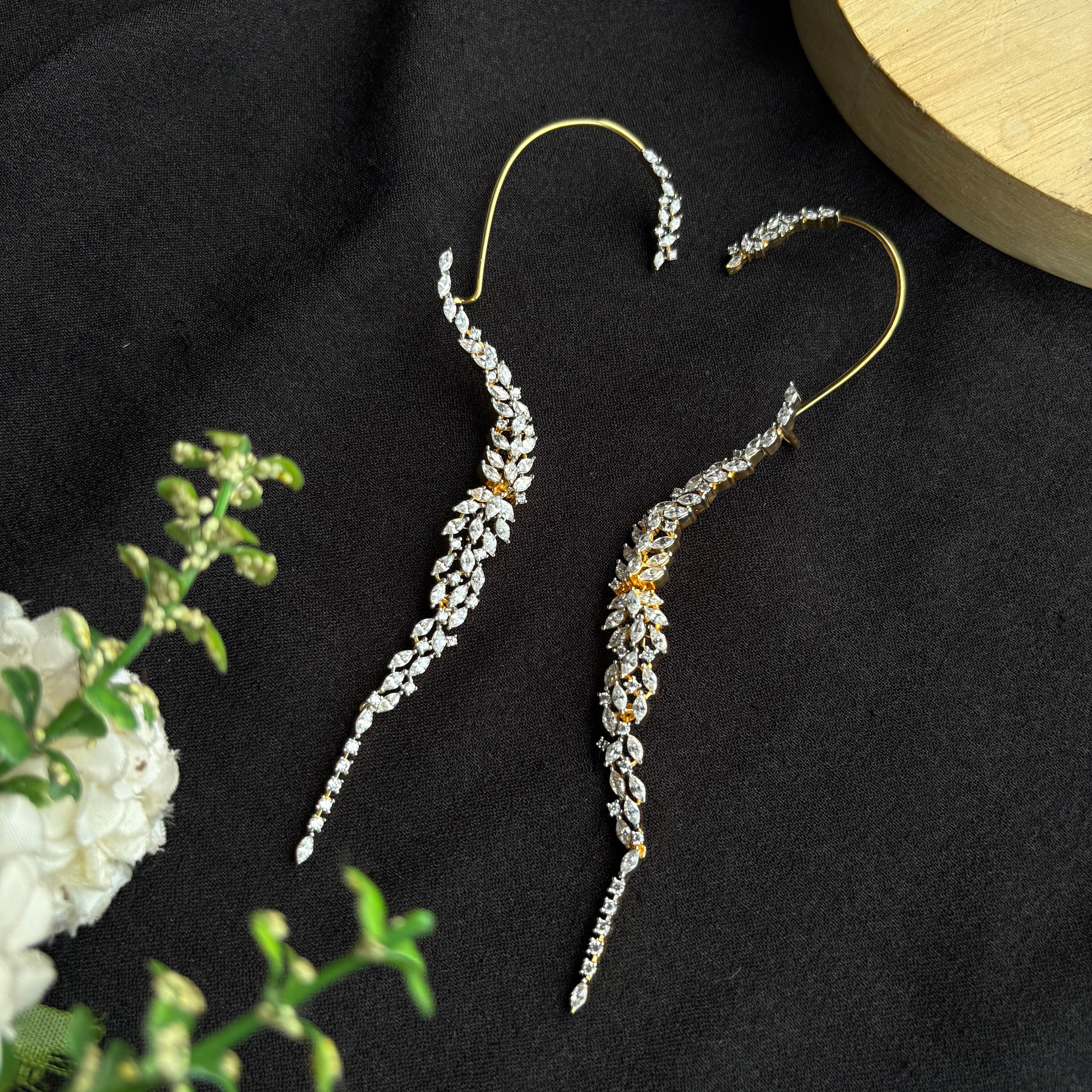Ad Kiara Ear Cuff