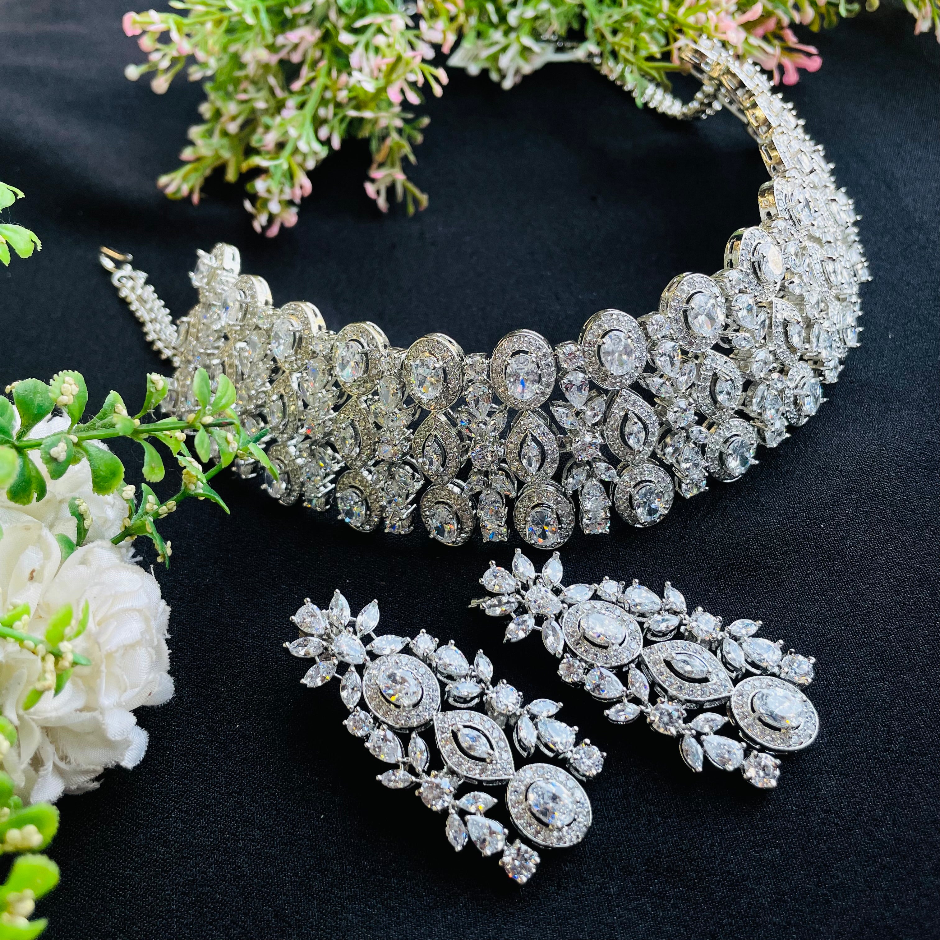 Ad Annie choker