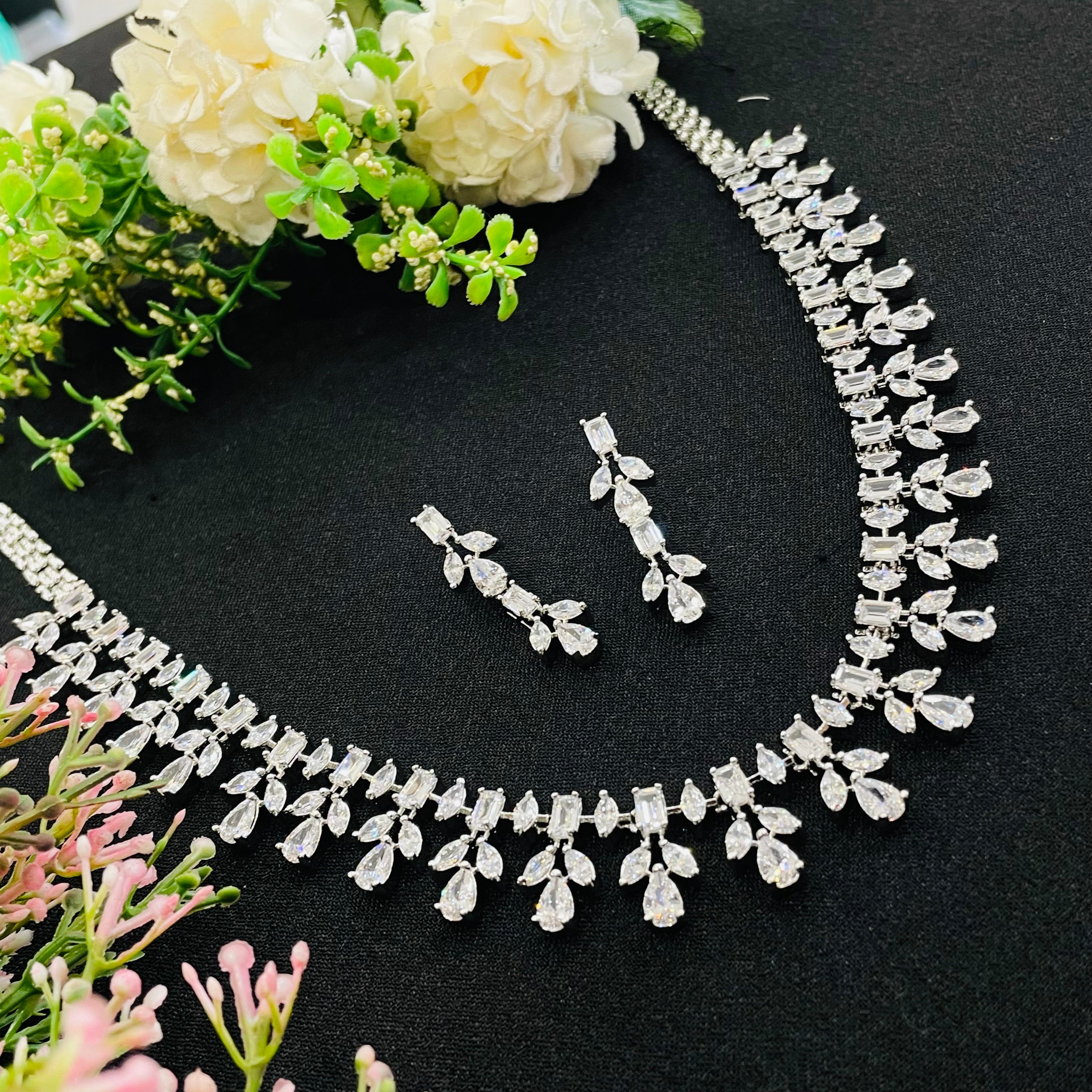 Ad Olivia Neckpiece
