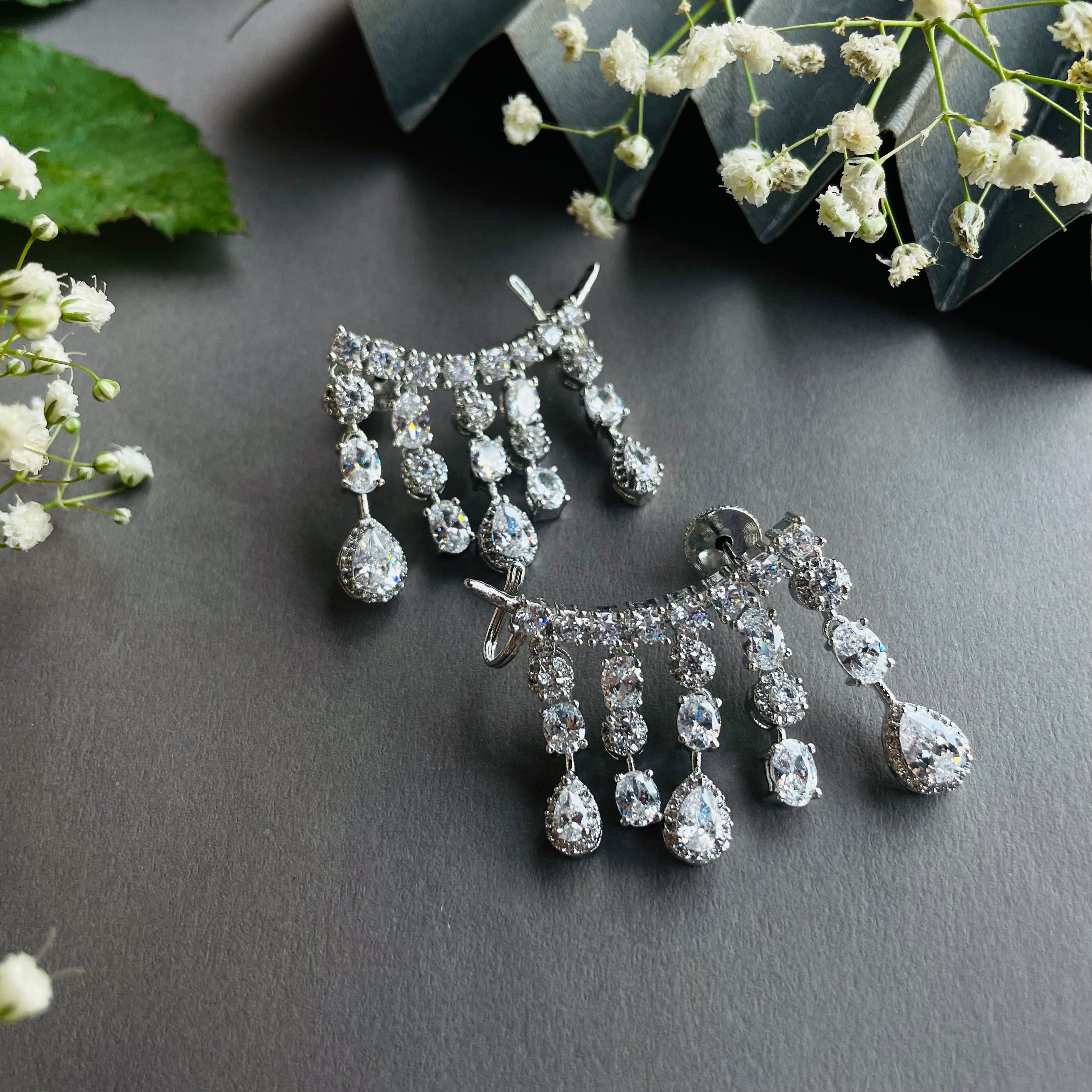 Ad Dhriti Earcuff
