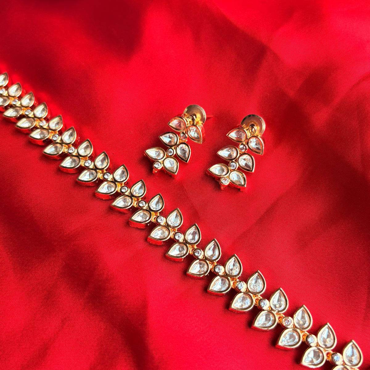 Aarohi Choker