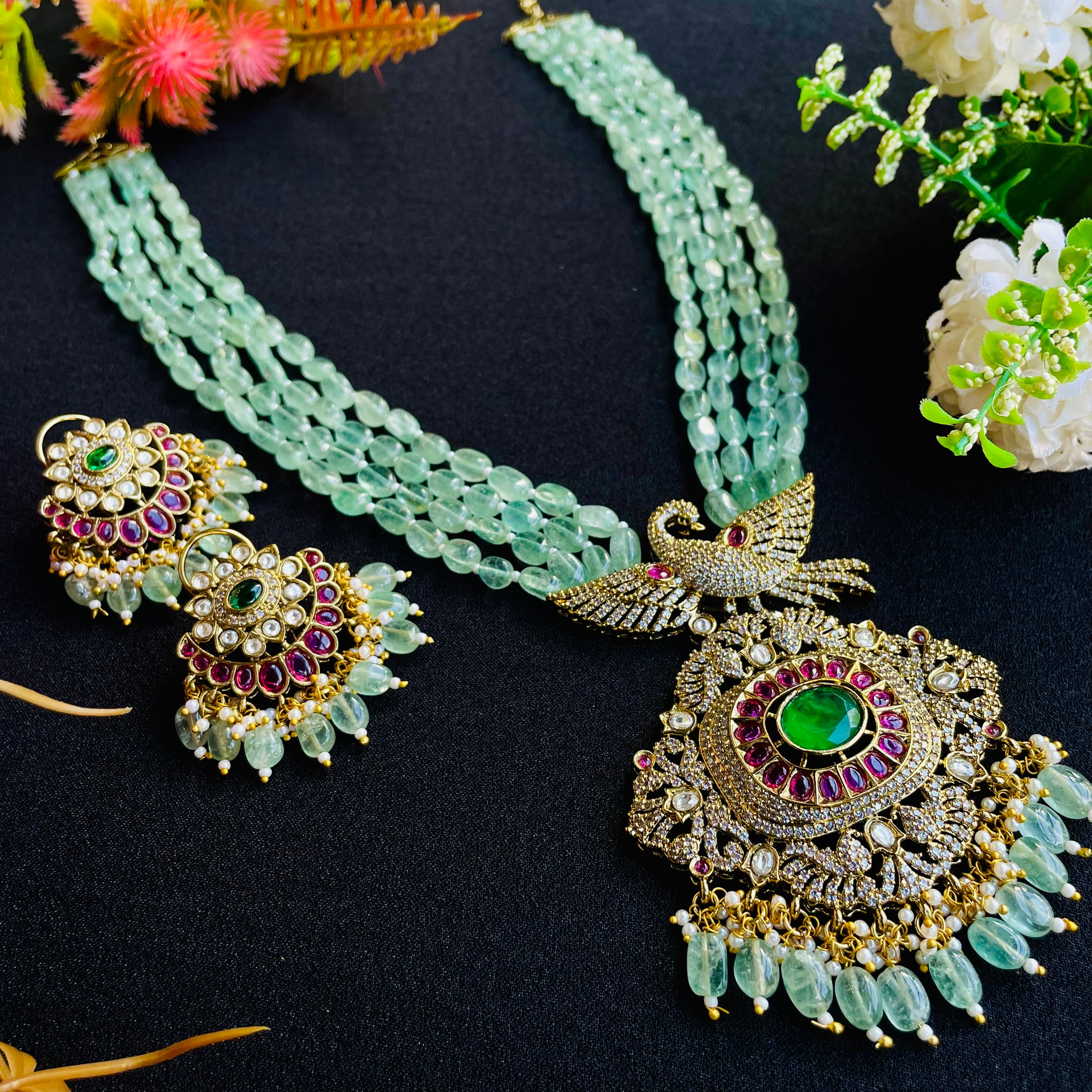 Nayaab Swaan Neckpiece