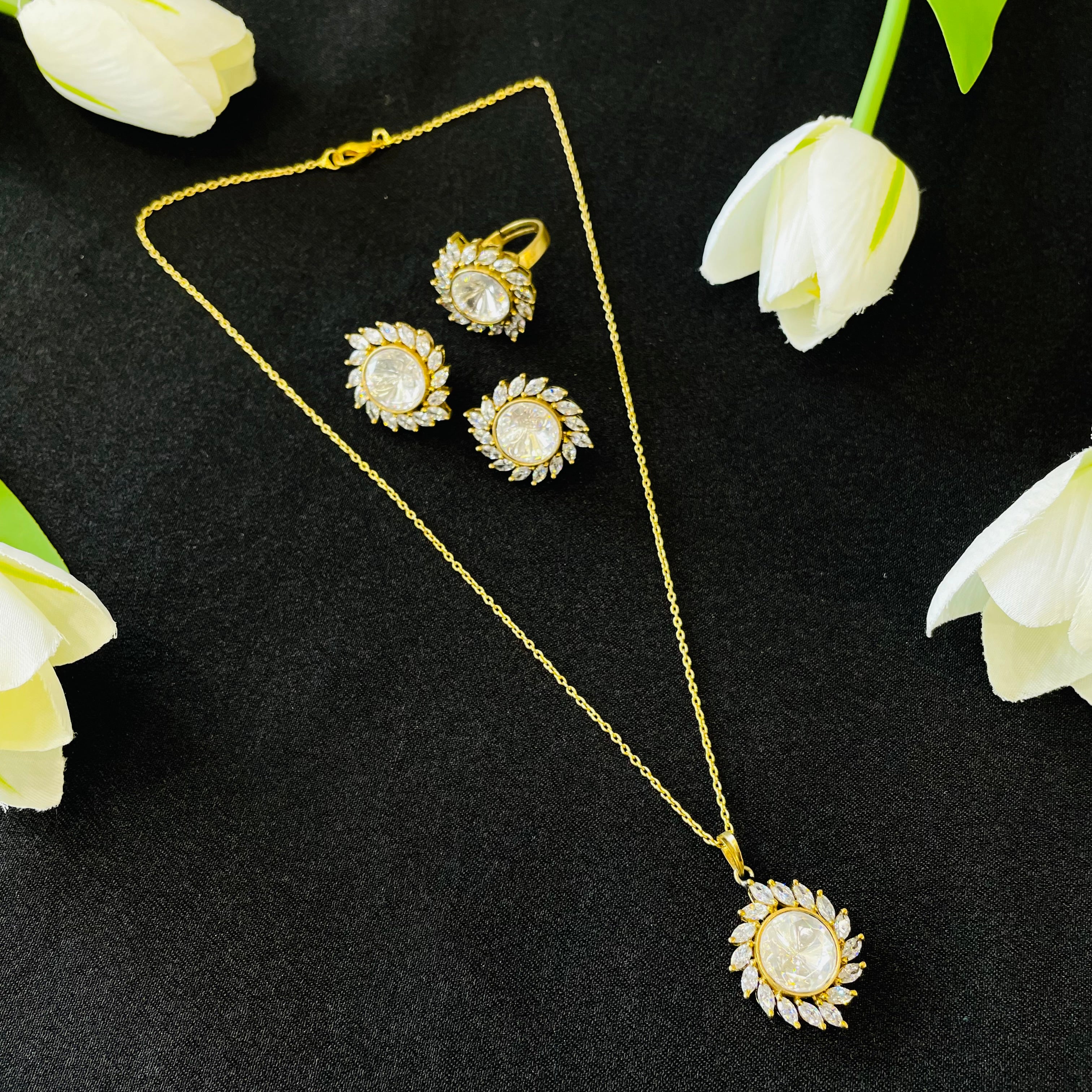 Nayaab Saanvi Polki Pendant With Free Ring adjustable