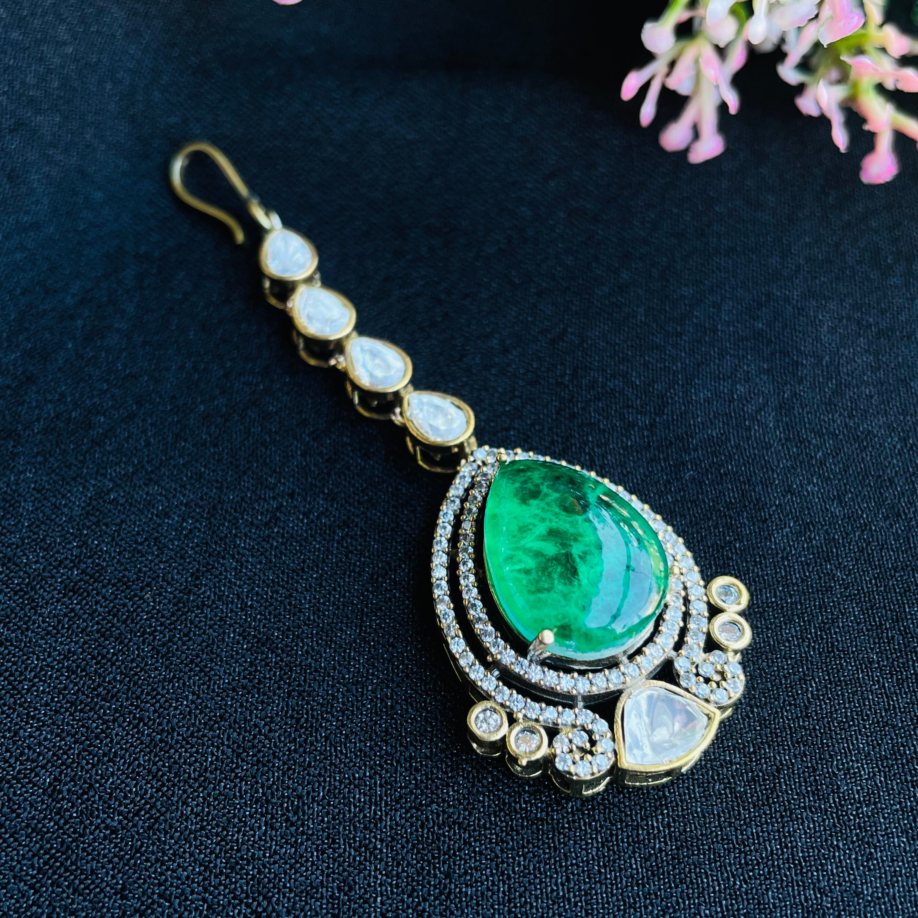 Nayaab Zaveri Polki Tikka