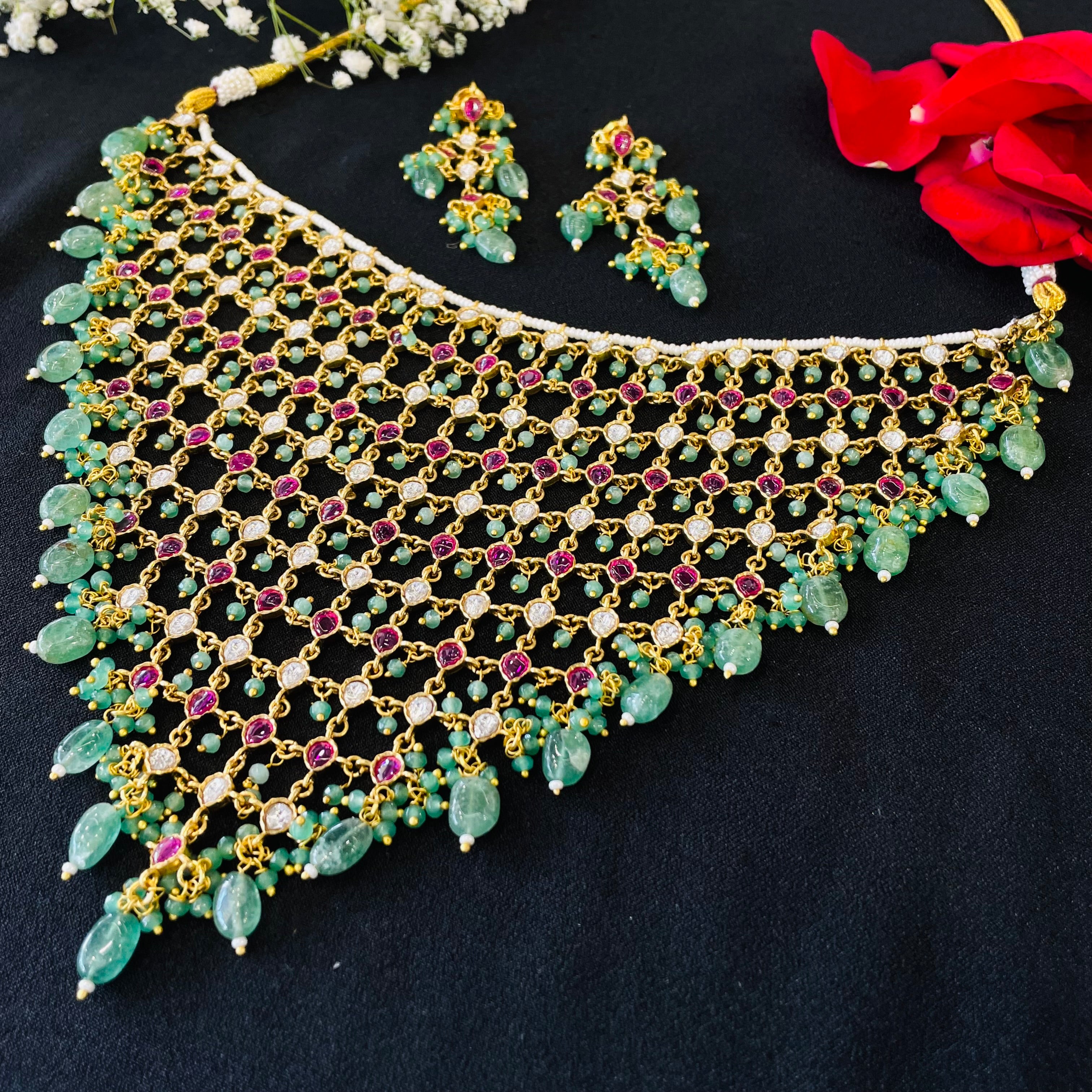 Nayaab madhavi neckpiece