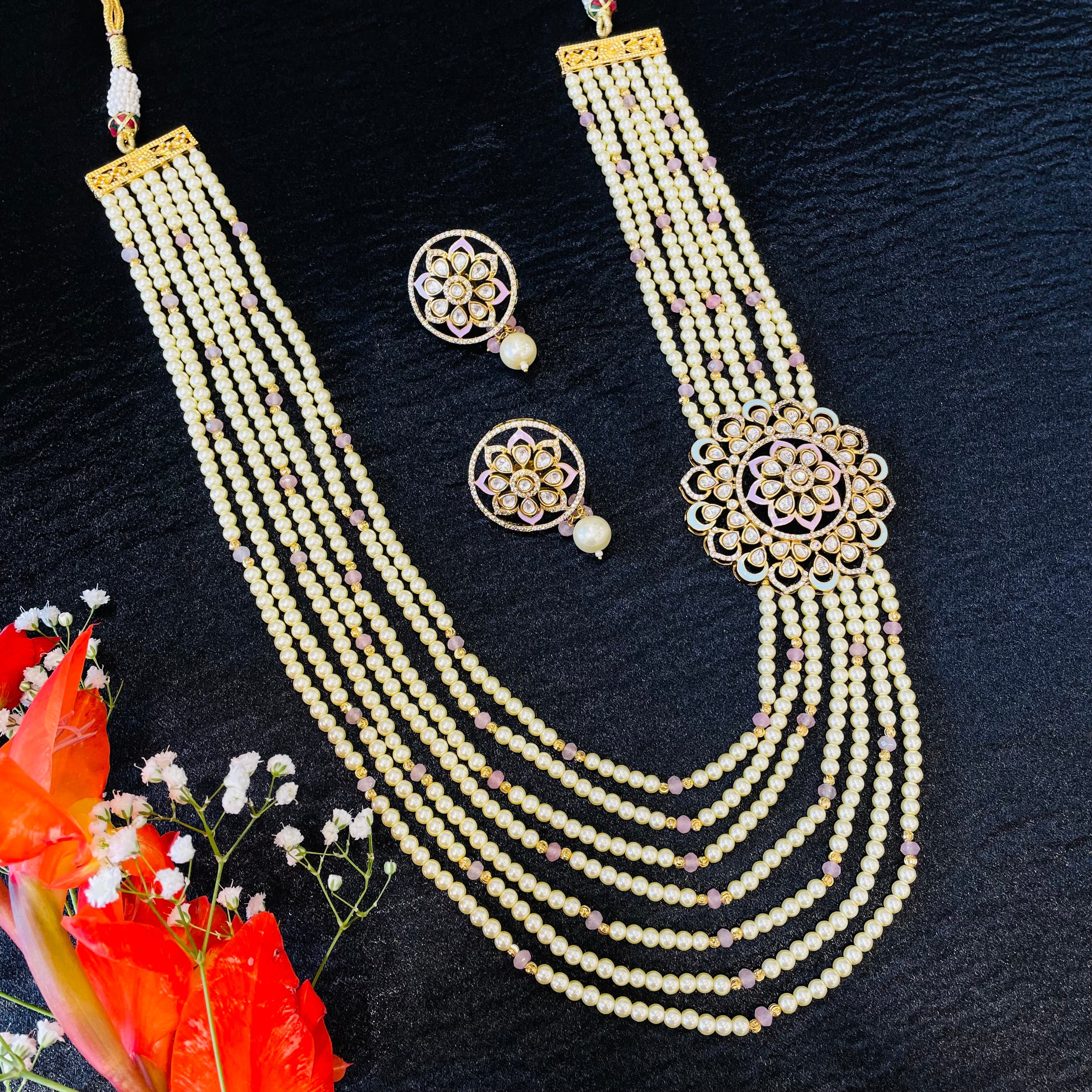 Nayaab Aliya Pearl Neckpiece