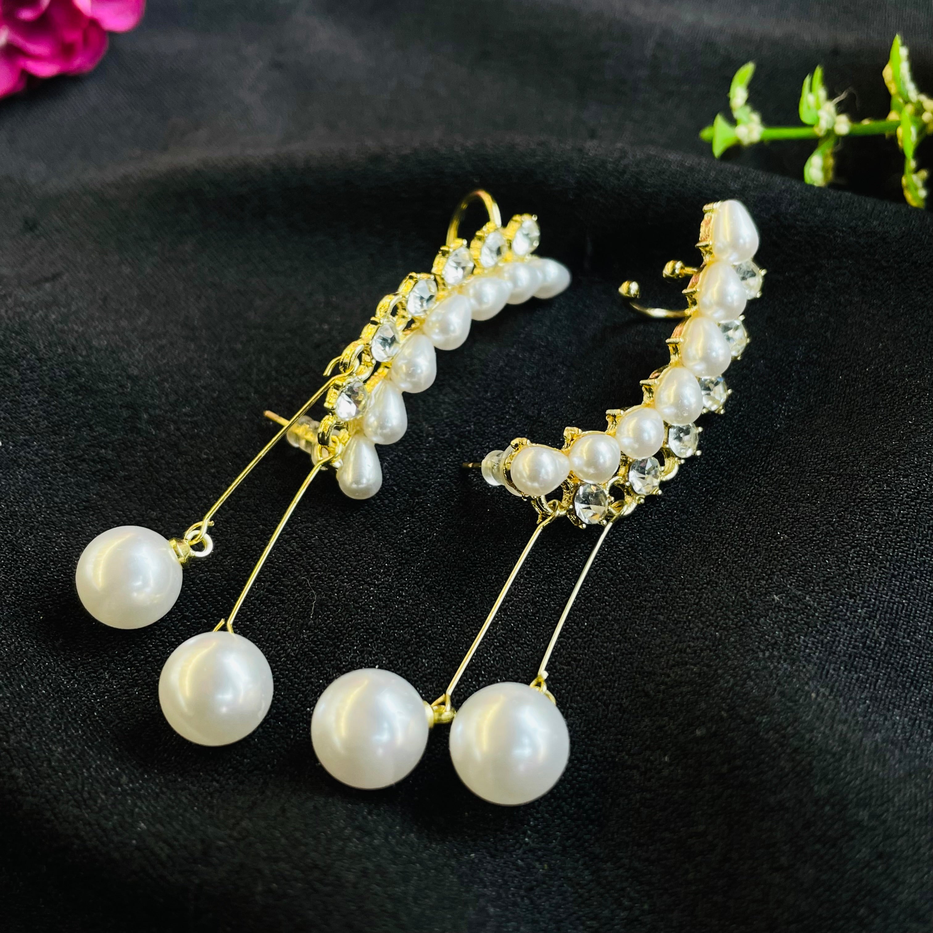 Layla Noor Earcuff