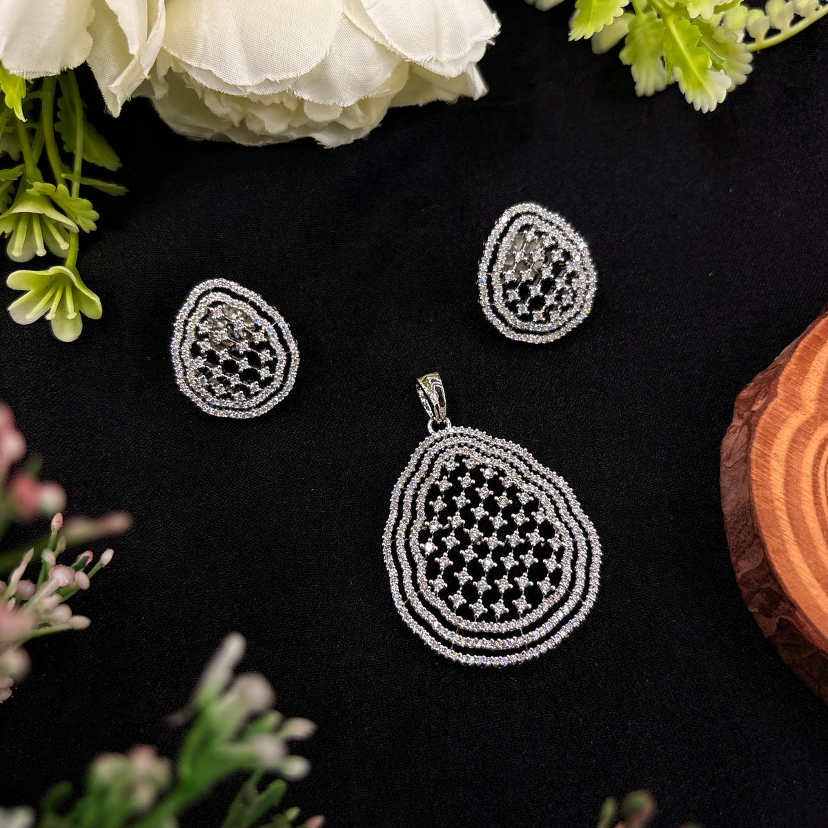 Elara Pendant Set
