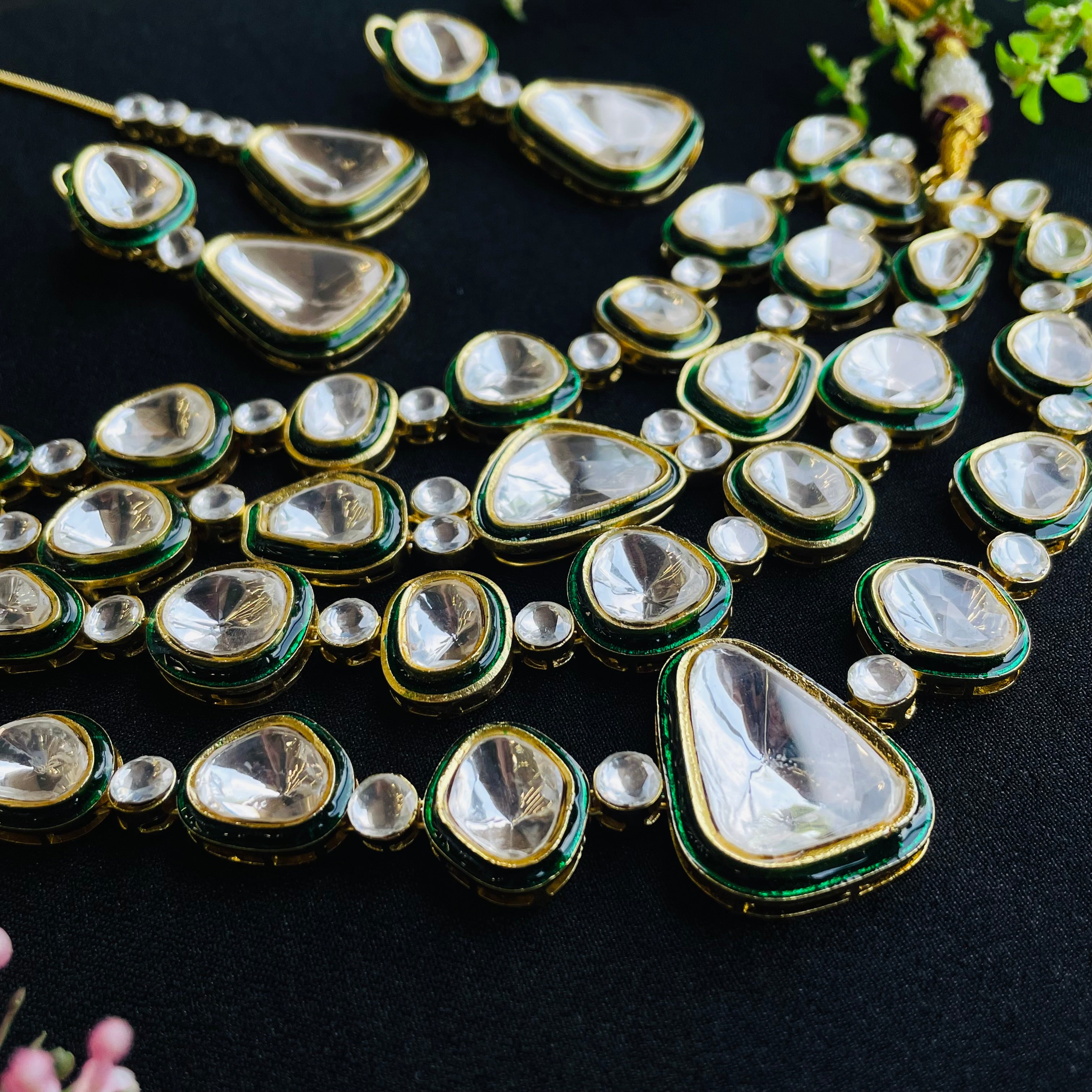 Nayaab Savya Polki Neckpiece