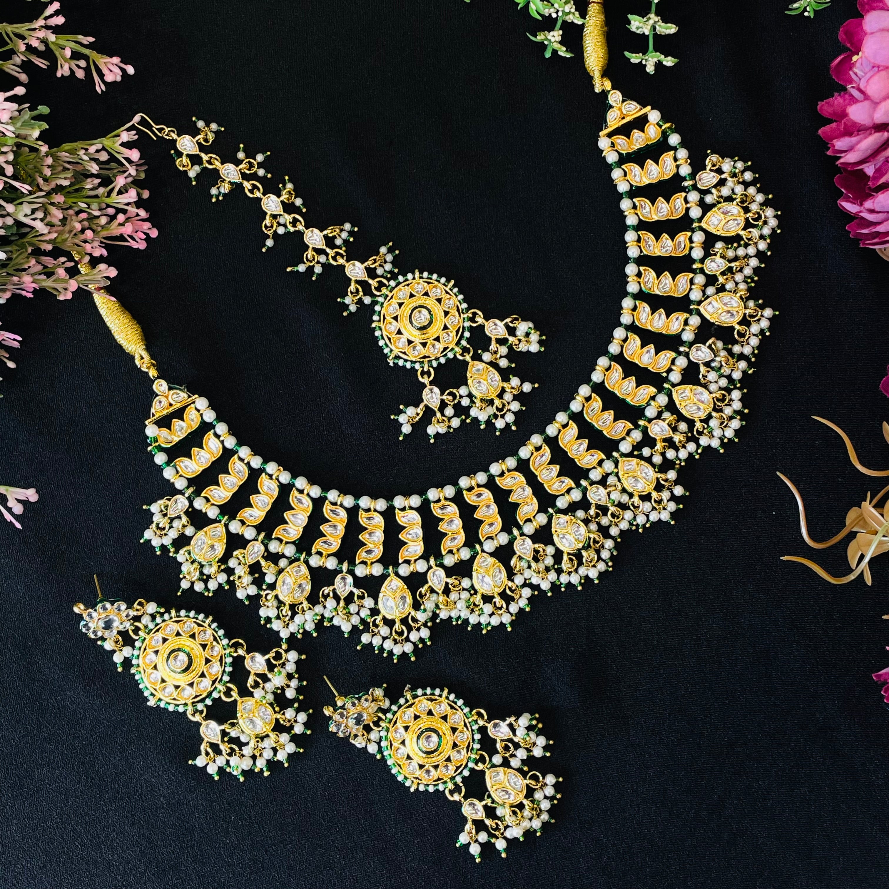 Nayaab Anika neckpiece