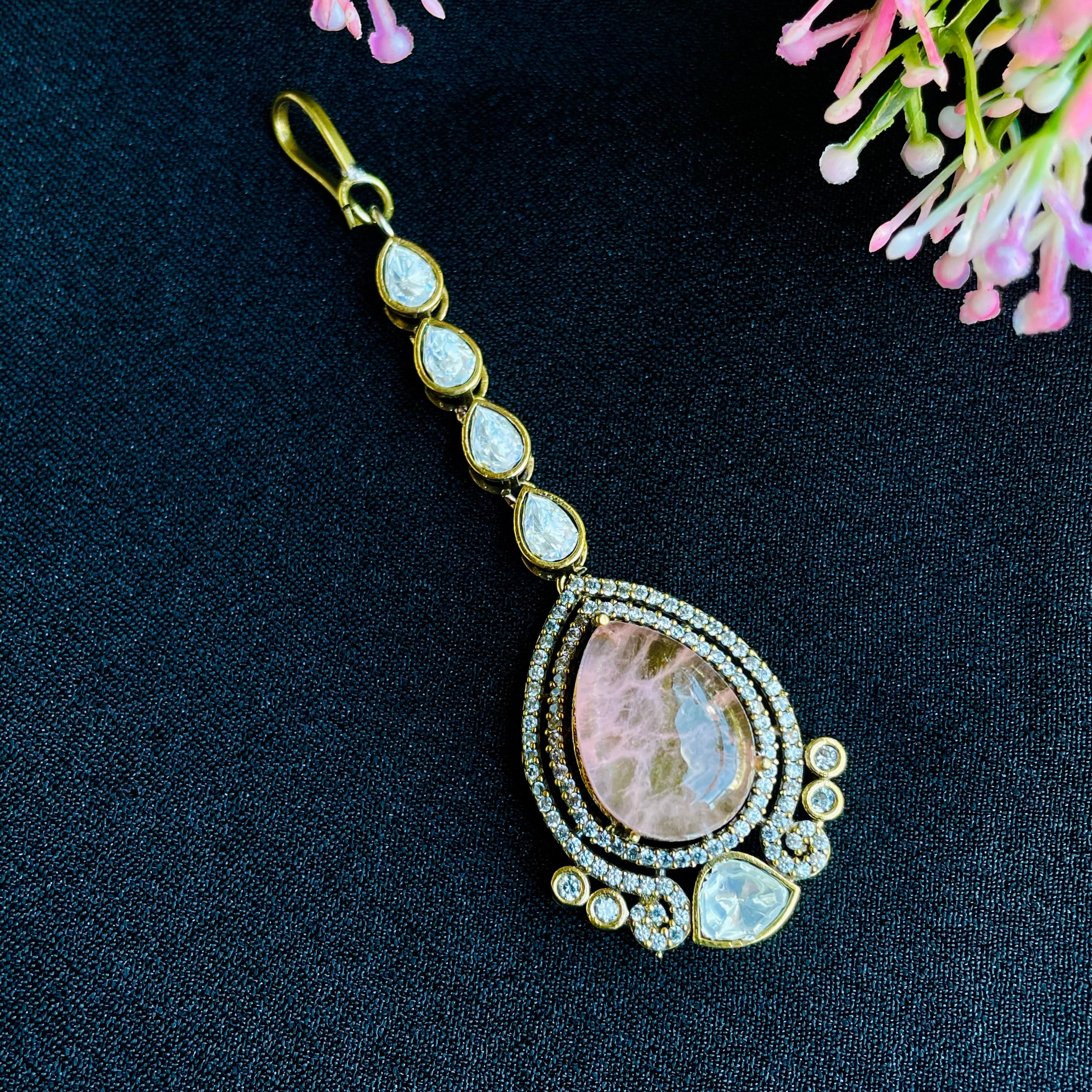 Nayaab Zaveri Polki Tikka