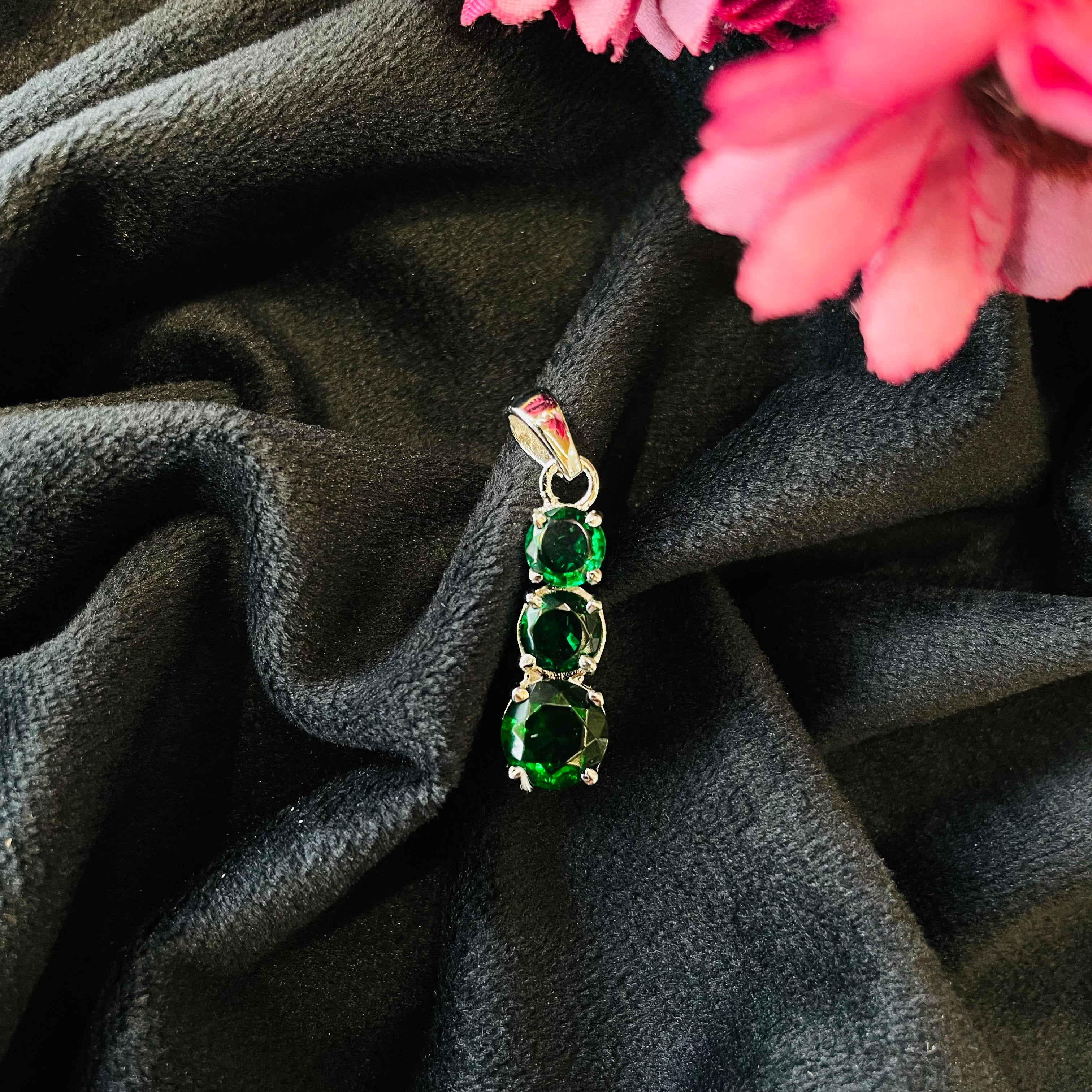 Vs Sterling Silver Pendant 04 3g Silver Polish