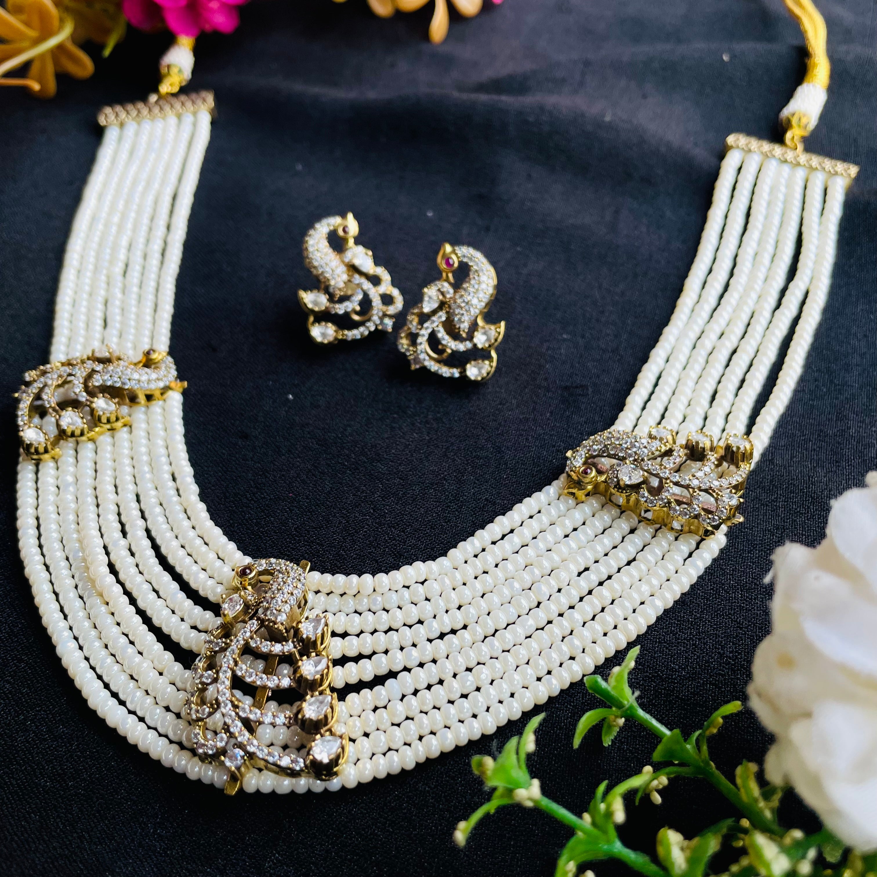 Nayaab kainaat neckpiece