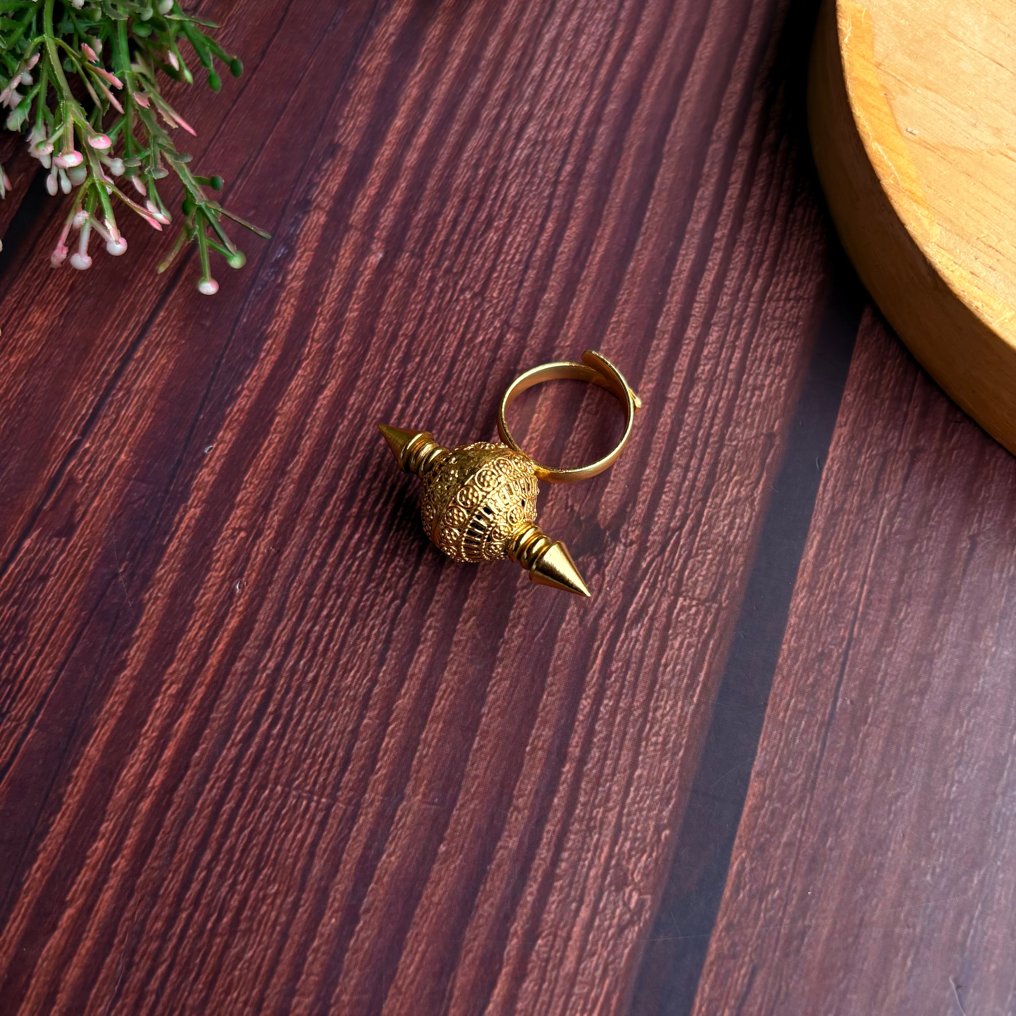 Astra Spike Ring