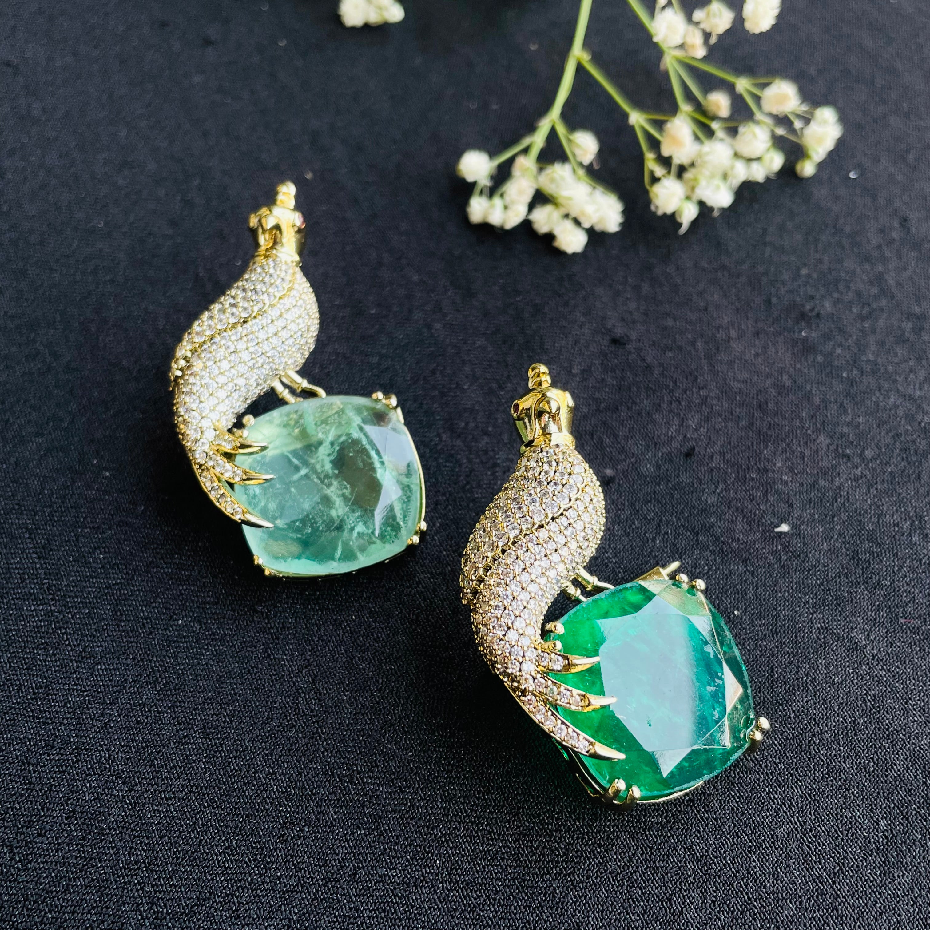 Nayaab Royce brooch