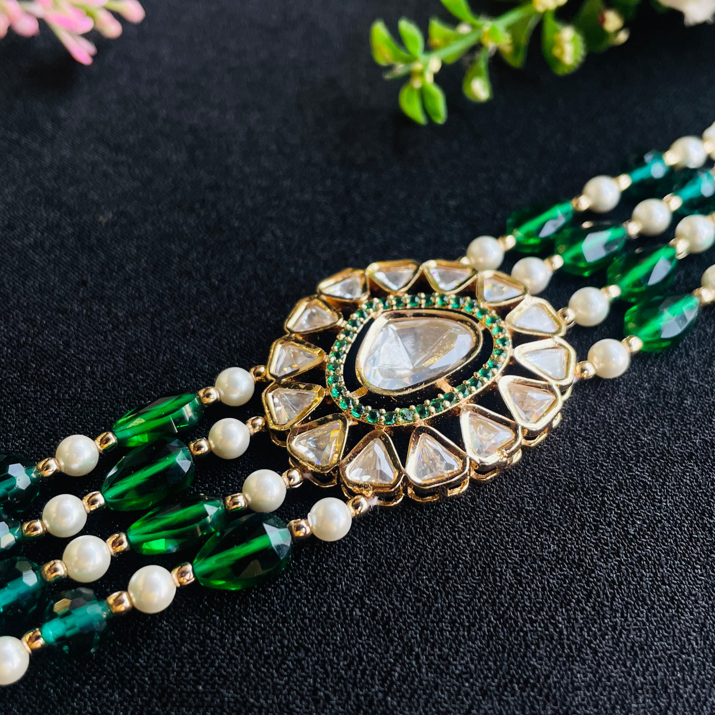 Nayaab Chhavvi Polki neckpiece