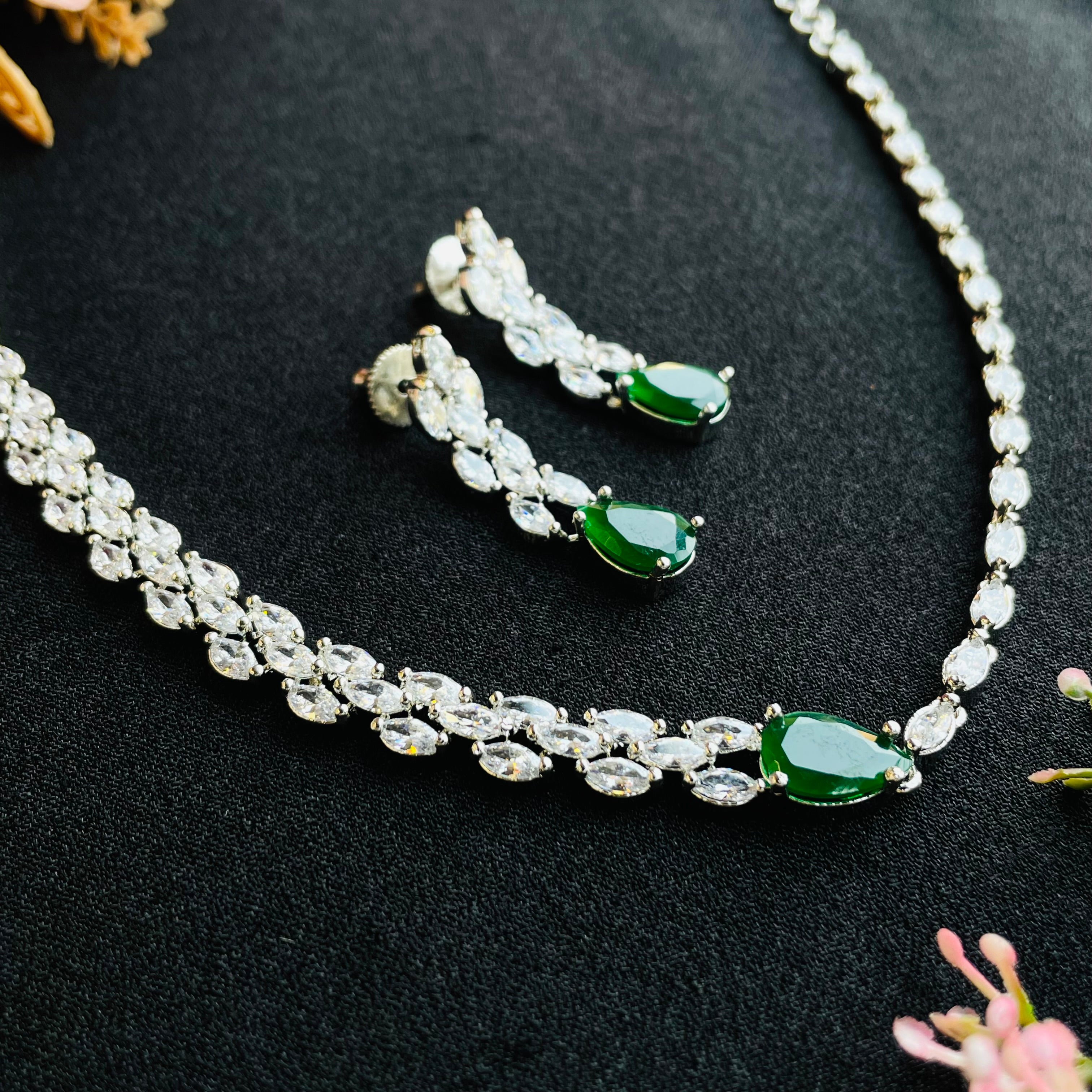 Ad Valentina choker