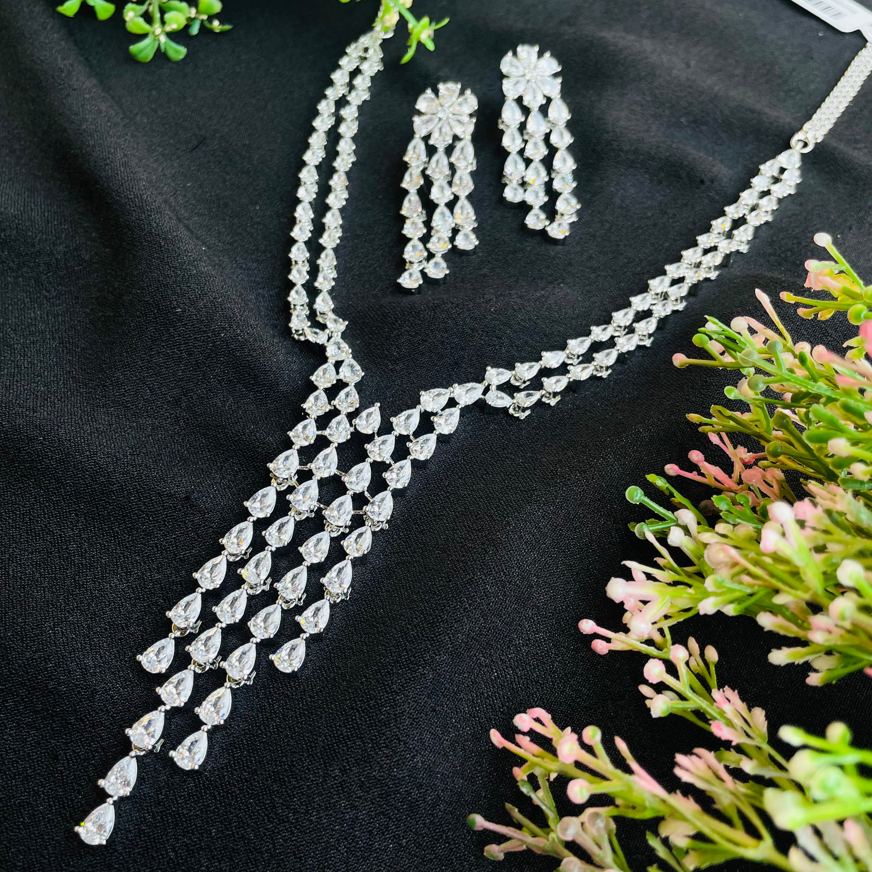 Ad Reba neckpiece