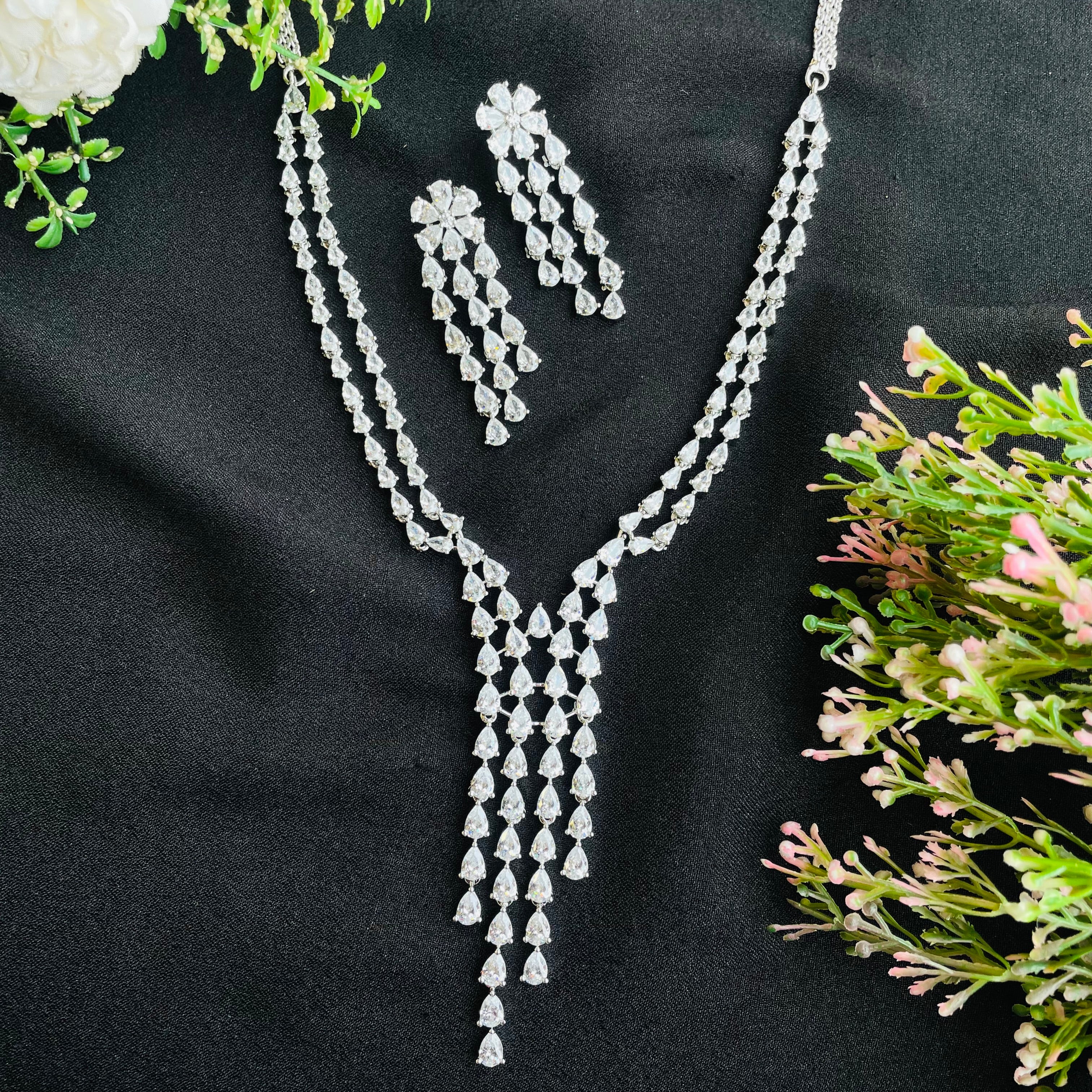 Ad Reba neckpiece