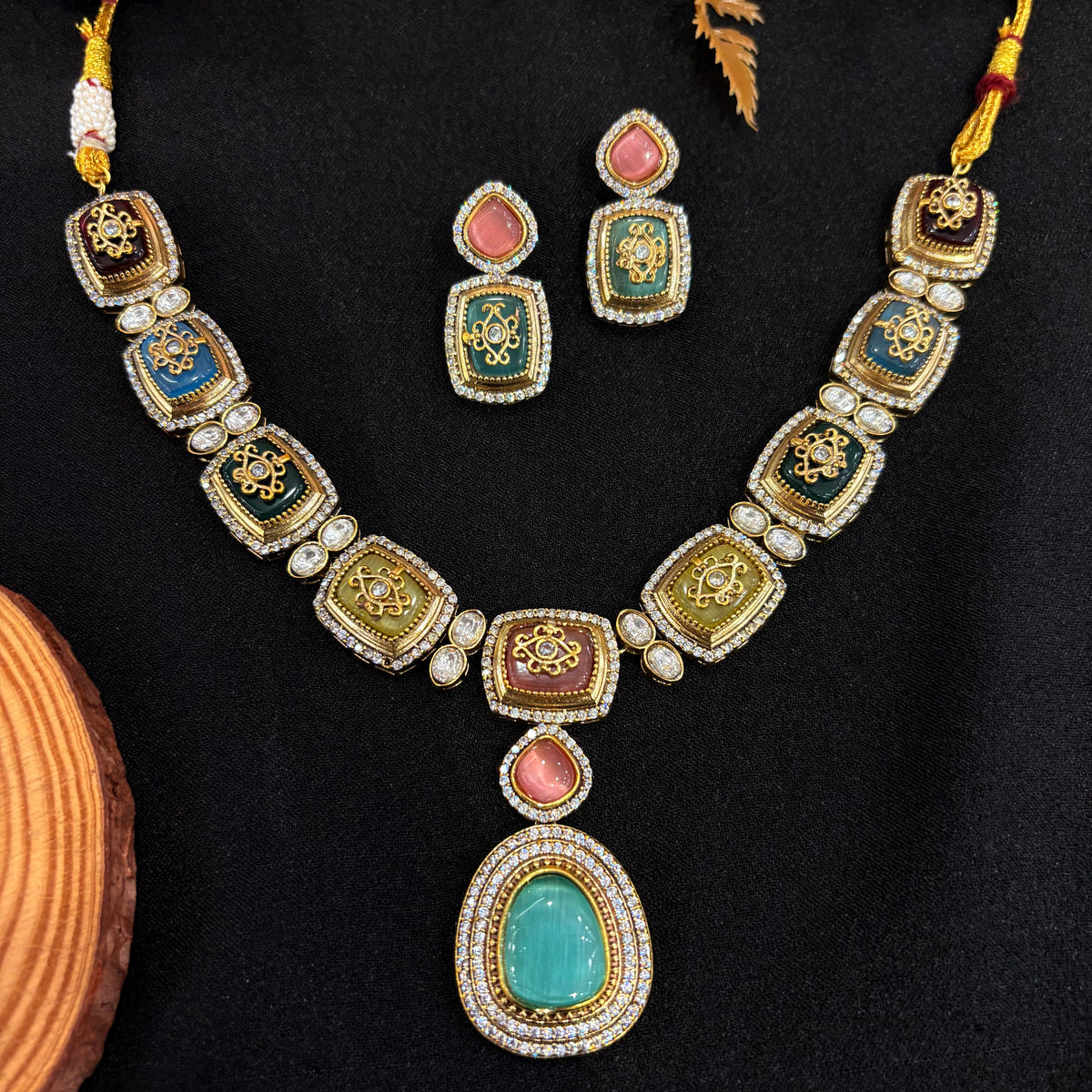 Meher Rang Mahal Neckpiece