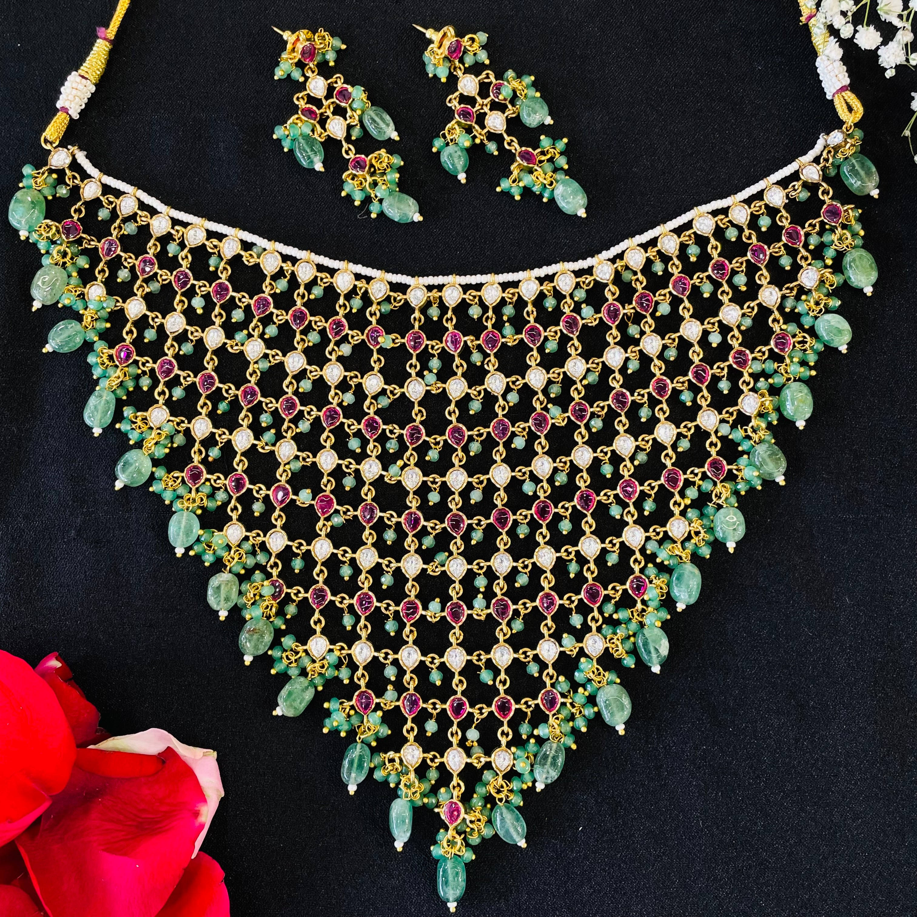 Nayaab madhavi neckpiece