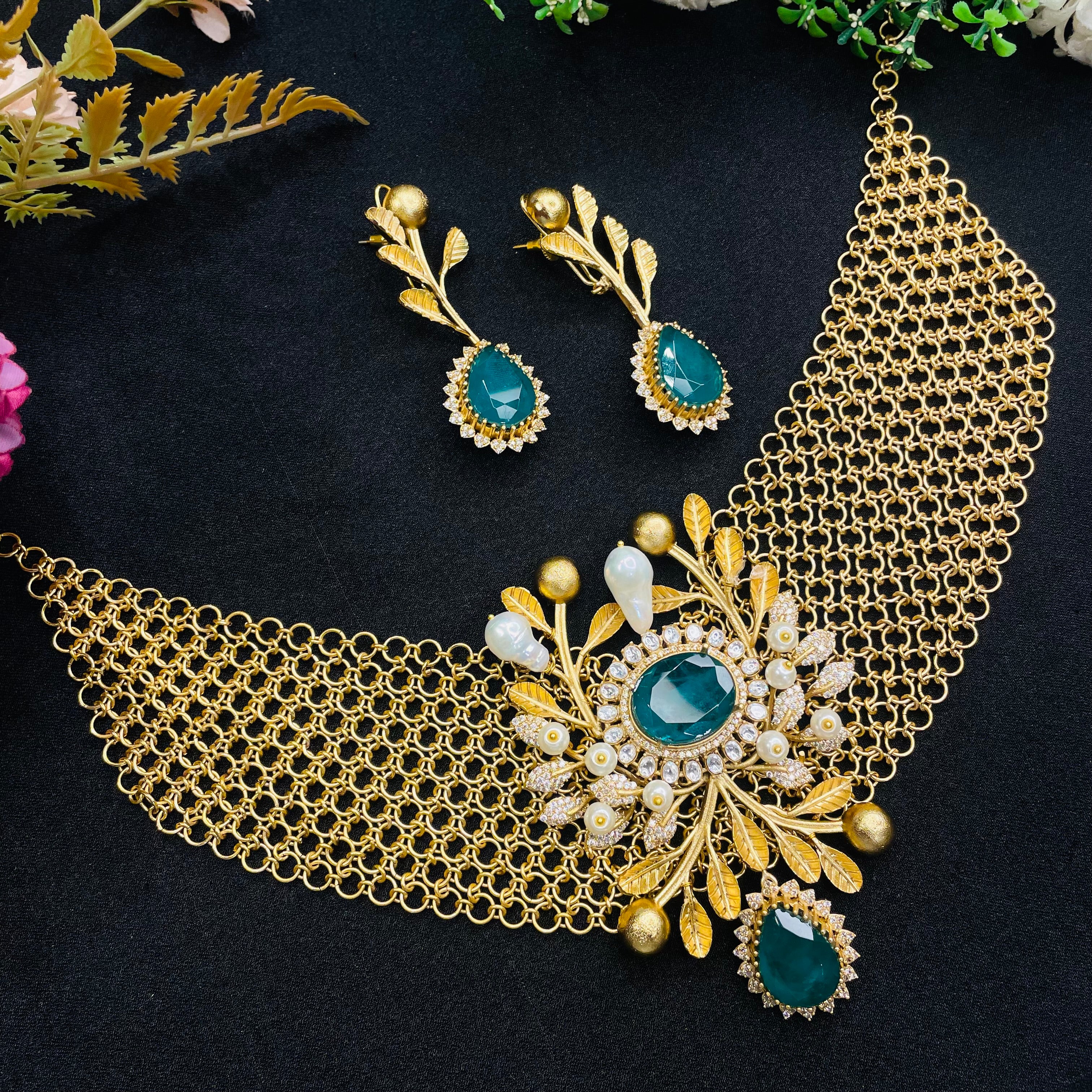 Nayaab Amama Neckpiece