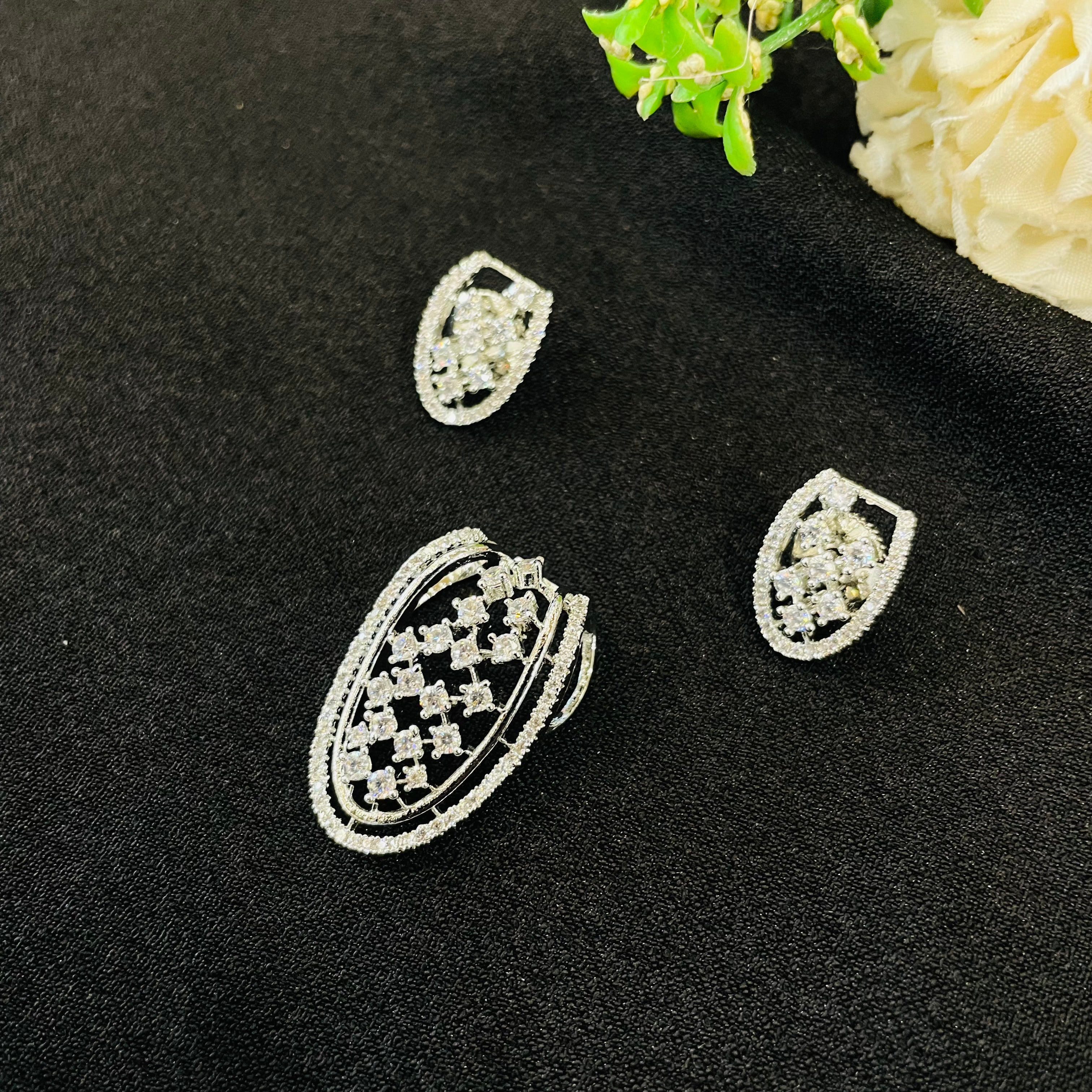 AD Ziana Pendant Set