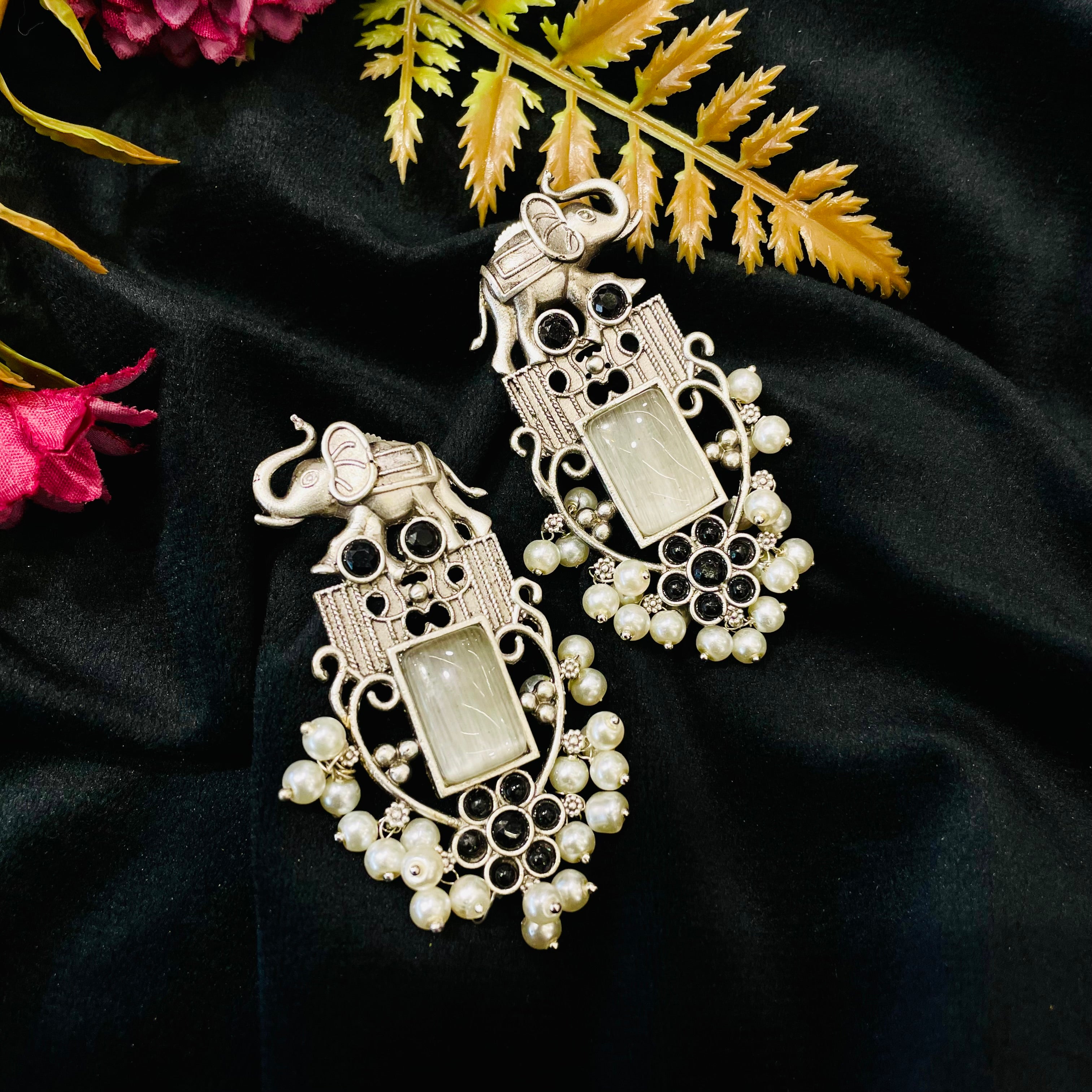 Inaya Romi Earrings